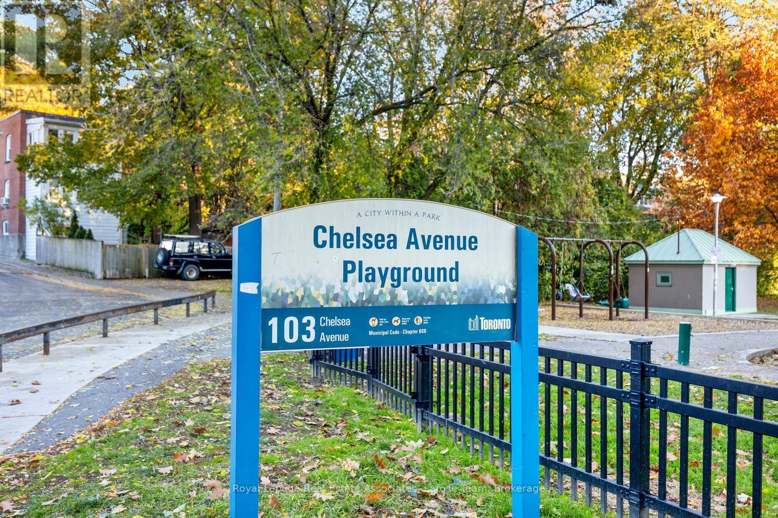 96 Chelsea Avenue, Toronto, Ontario M6P 1C3 - Photo 31 - W12509754