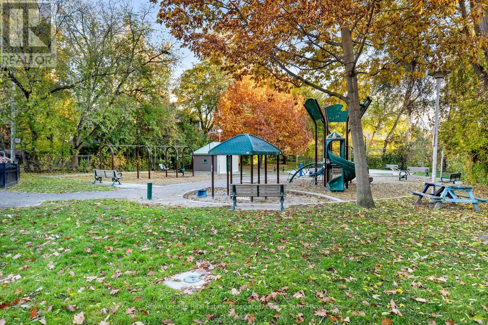 96 Chelsea Avenue, Toronto, Ontario M6P 1C3 - Photo 32 - W12509754