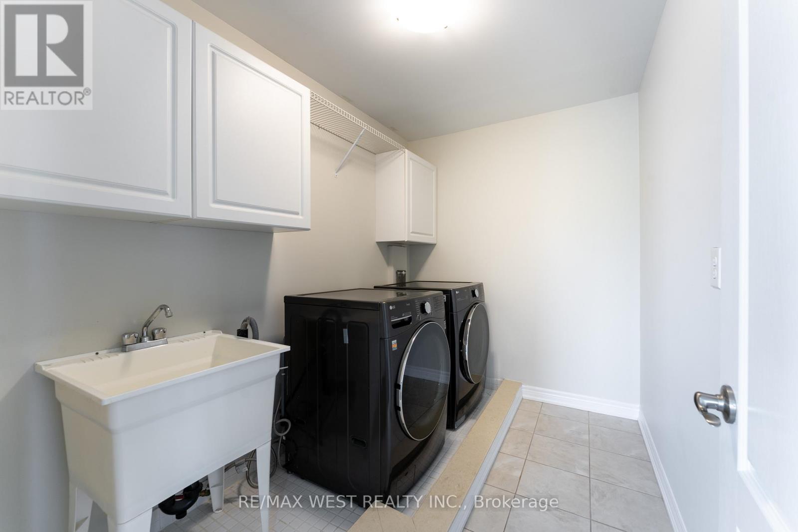 2120 Fiddlers Way, Oakville, Ontario L5M 0M5 - Photo 19 - W12517648