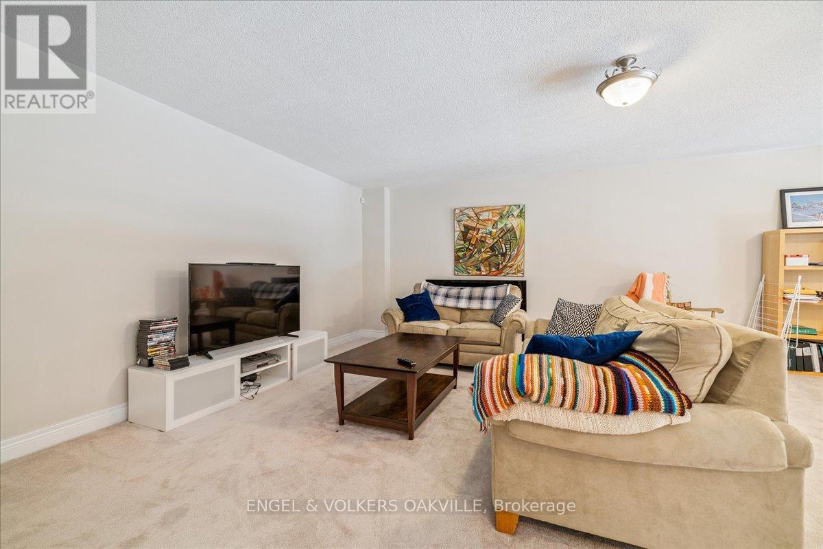 15 - 3353 Liptay Avenue, Oakville, Ontario L6M 0M6 - Photo 32 - W12517654