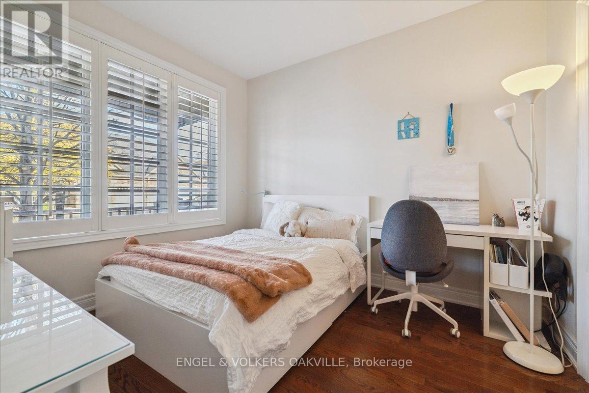 15 - 3353 Liptay Avenue, Oakville, Ontario L6M 0M6 - Photo 5 - W12517654