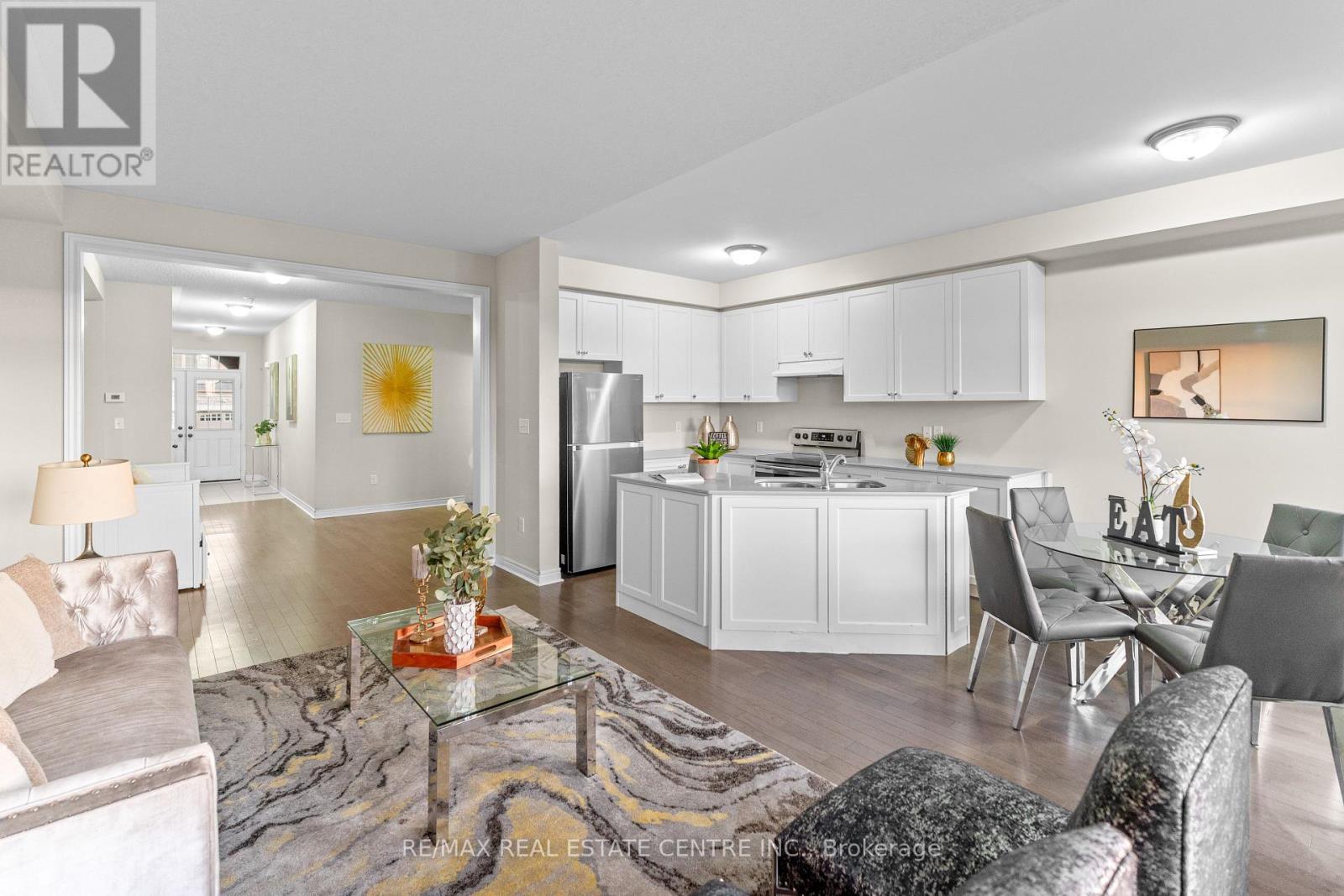 18 Hogan Manor Drive, Brampton, Ontario  L7A 4V4 - Photo 11 - W12517656