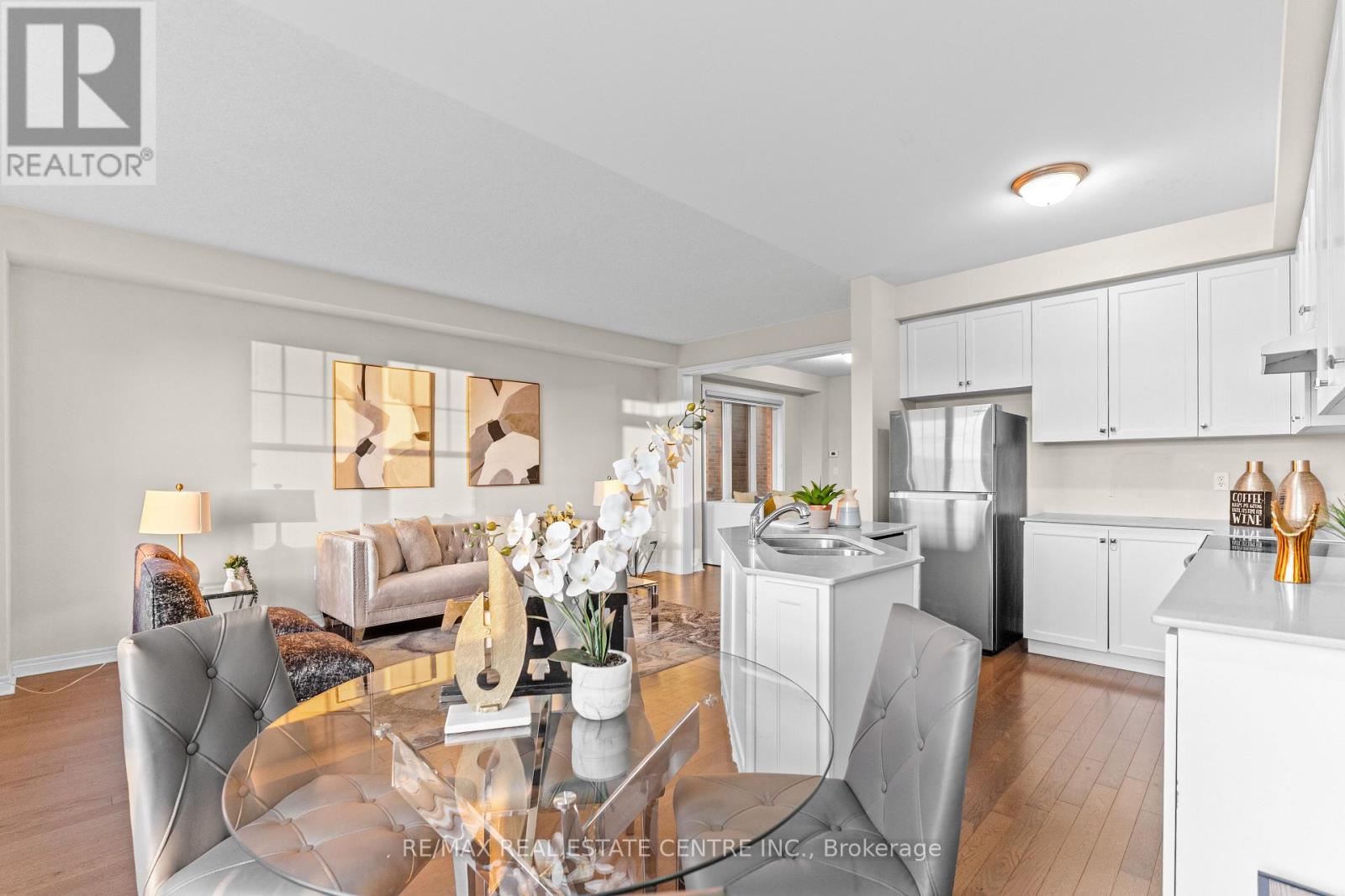 18 Hogan Manor Drive, Brampton, Ontario  L7A 4V4 - Photo 13 - W12517656