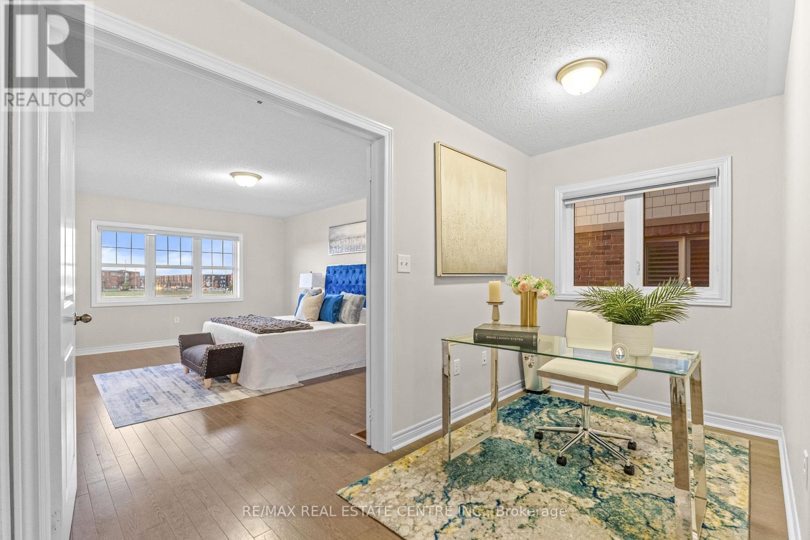 18 Hogan Manor Drive, Brampton, Ontario  L7A 4V4 - Photo 17 - W12517656