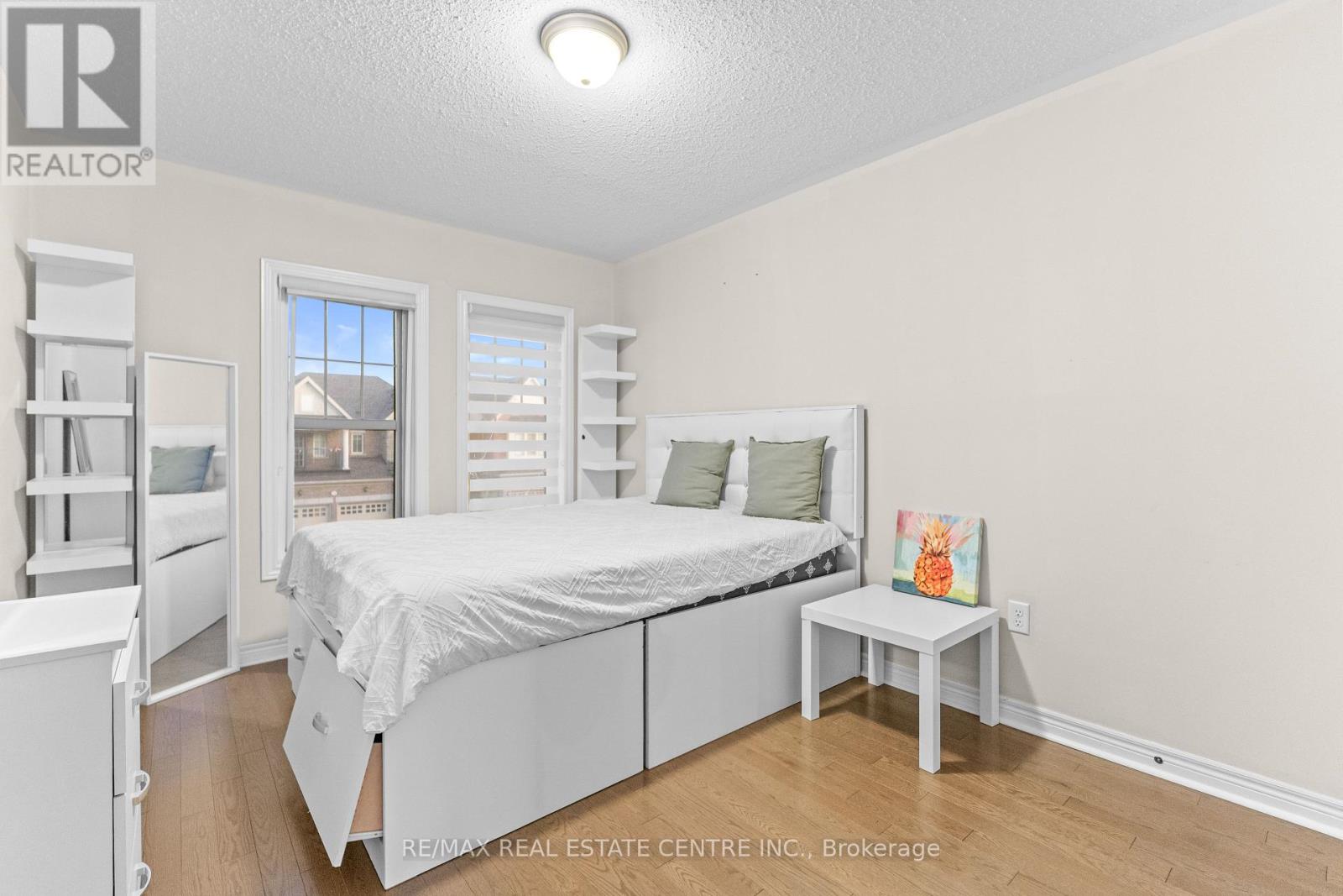 18 Hogan Manor Drive, Brampton, Ontario  L7A 4V4 - Photo 21 - W12517656