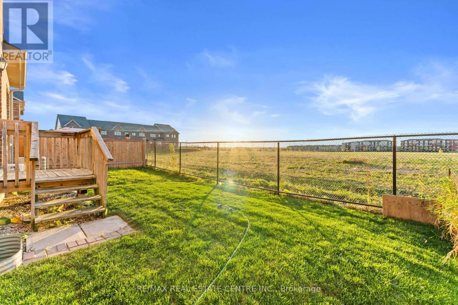 18 Hogan Manor Drive, Brampton, Ontario  L7A 4V4 - Photo 27 - W12517656