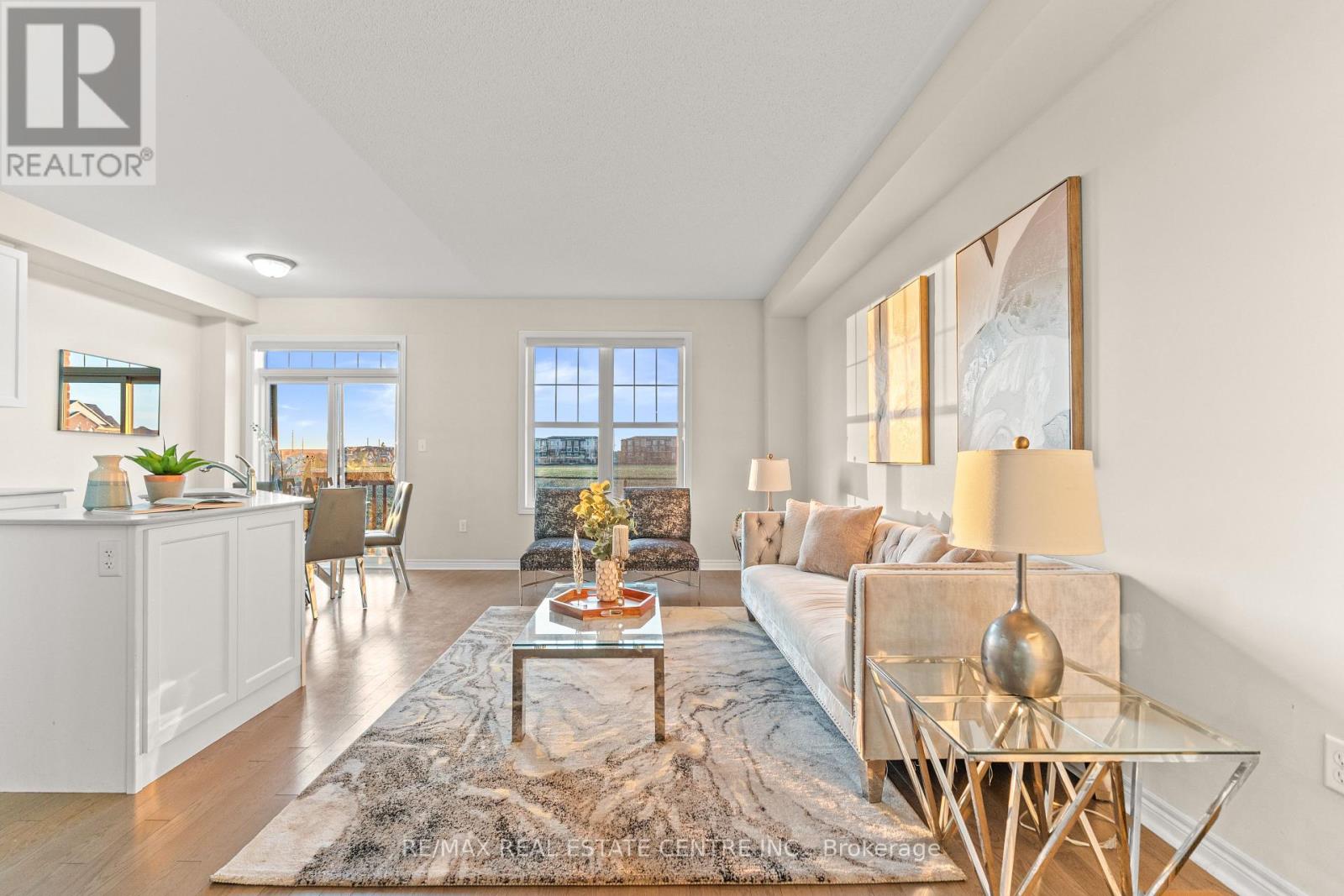 18 Hogan Manor Drive, Brampton, Ontario  L7A 4V4 - Photo 8 - W12517656