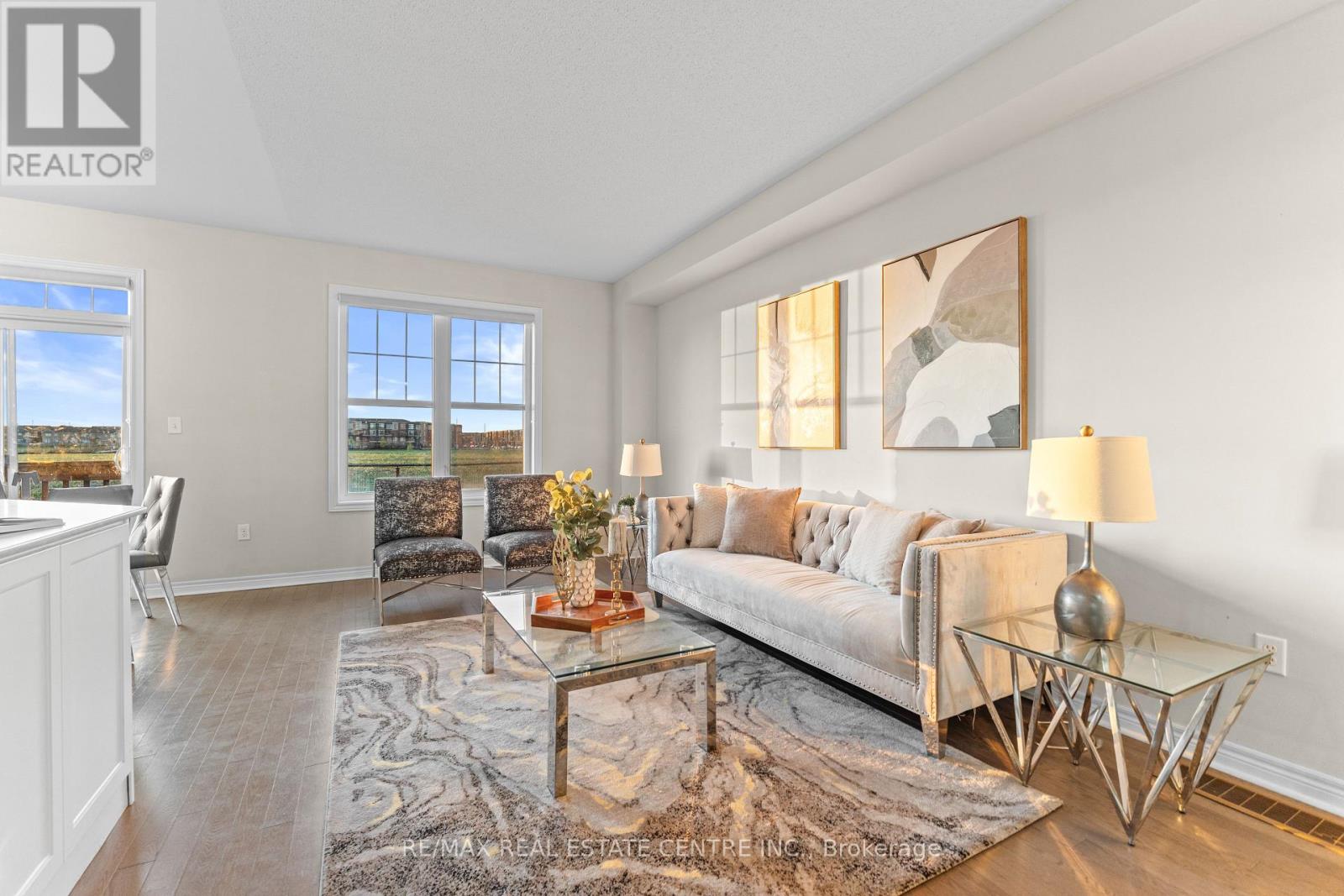 18 Hogan Manor Drive, Brampton, Ontario  L7A 4V4 - Photo 9 - W12517656