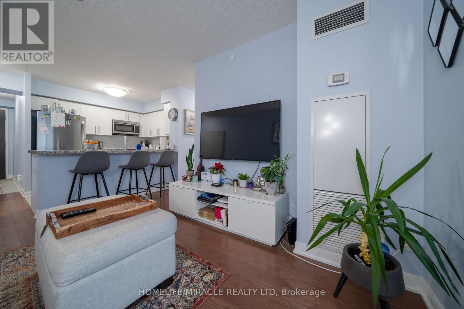 1406 - 205 Sherway Gardens Road, Toronto, Ontario M9C 0A5 - Photo 4 - W12517680