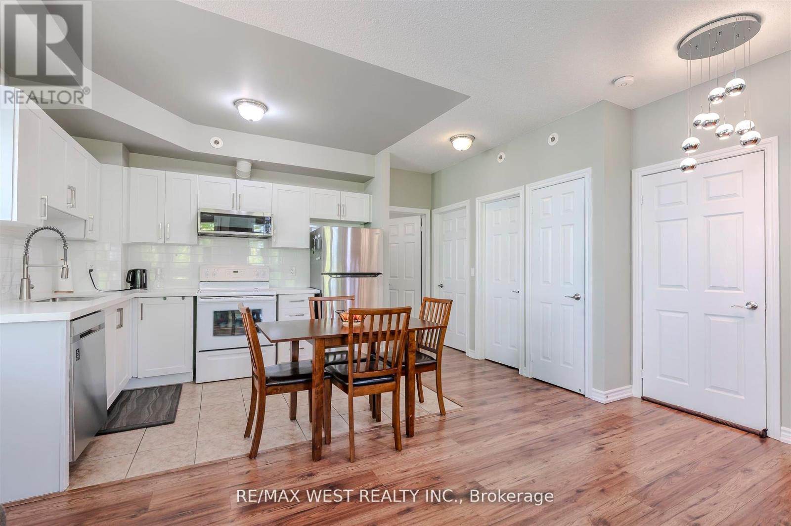 28 - 9 Pine Street, Toronto, Ontario M9N 0A6 - Photo 10 - W12517726