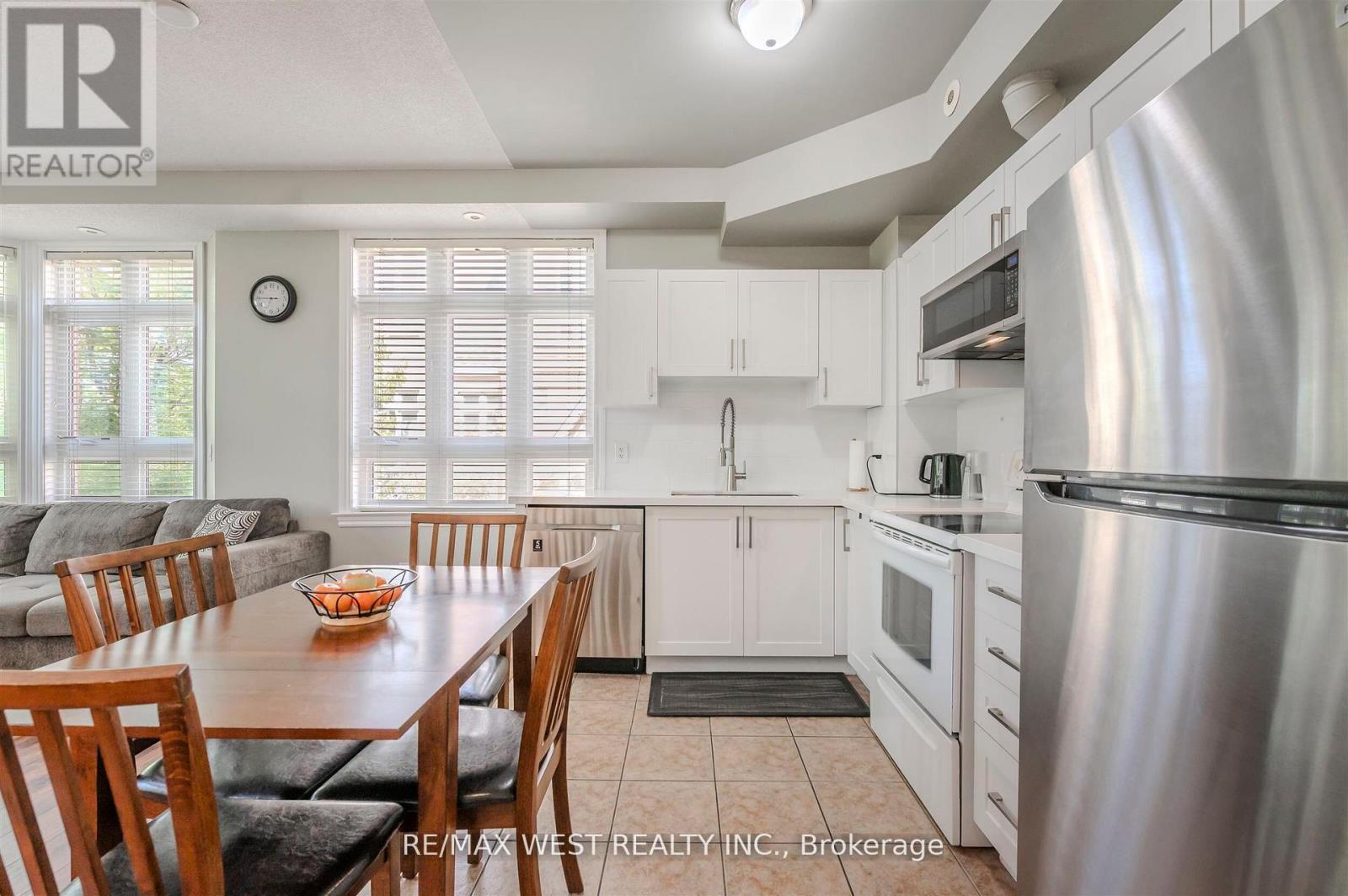 28 - 9 Pine Street, Toronto, Ontario M9N 0A6 - Photo 12 - W12517726