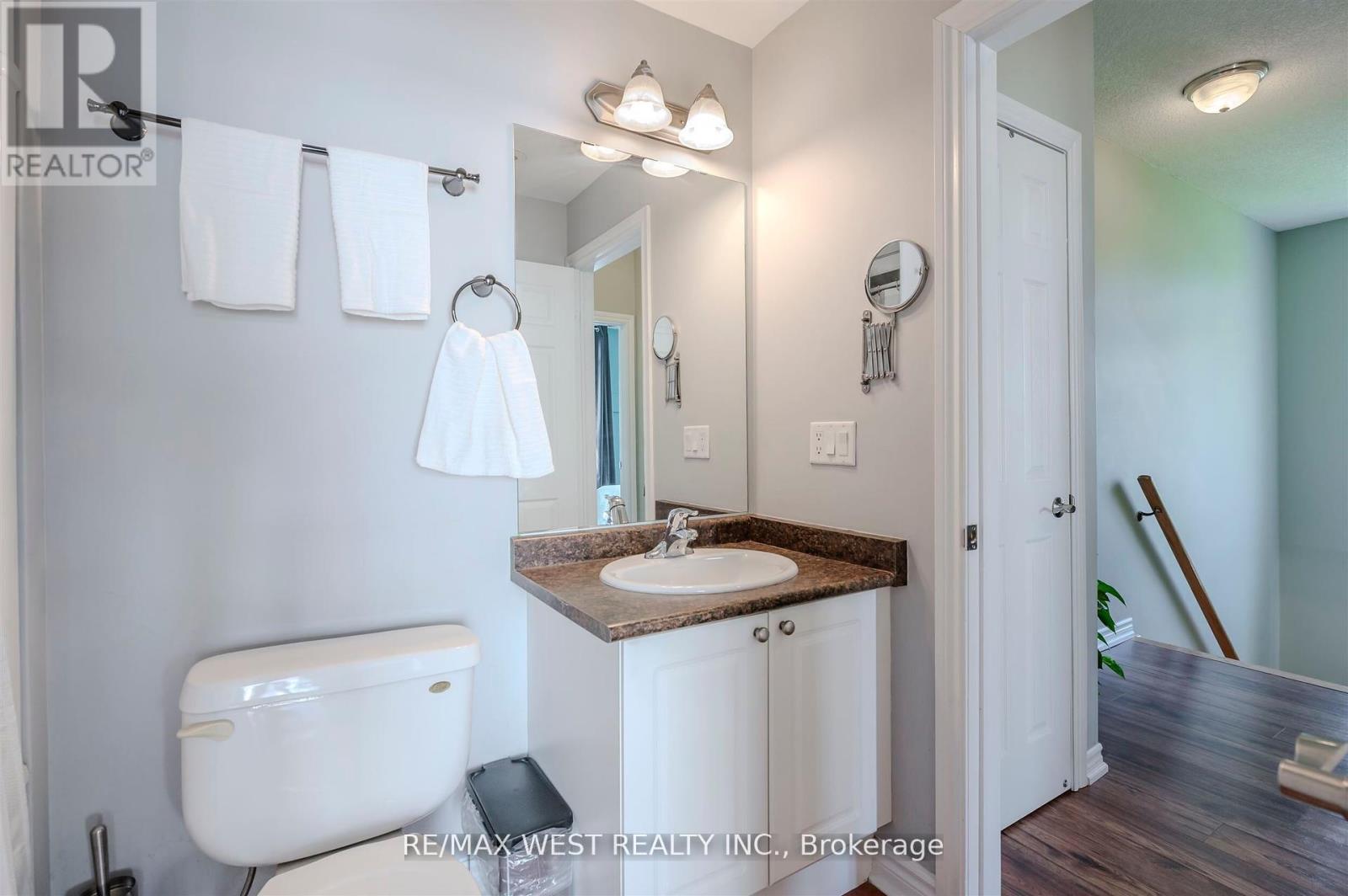 28 - 9 Pine Street, Toronto, Ontario M9N 0A6 - Photo 29 - W12517726