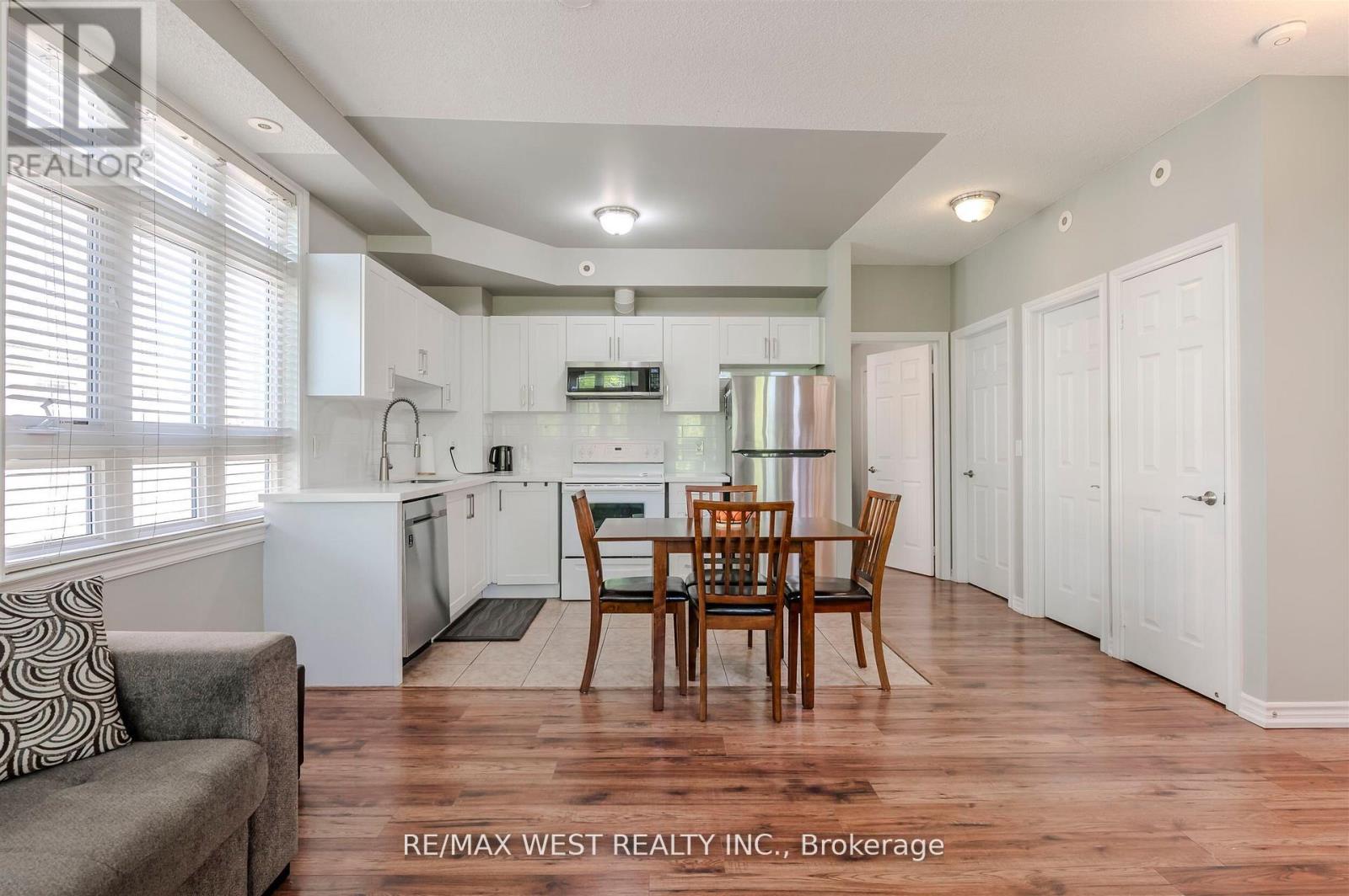 28 - 9 Pine Street, Toronto, Ontario M9N 0A6 - Photo 7 - W12517726