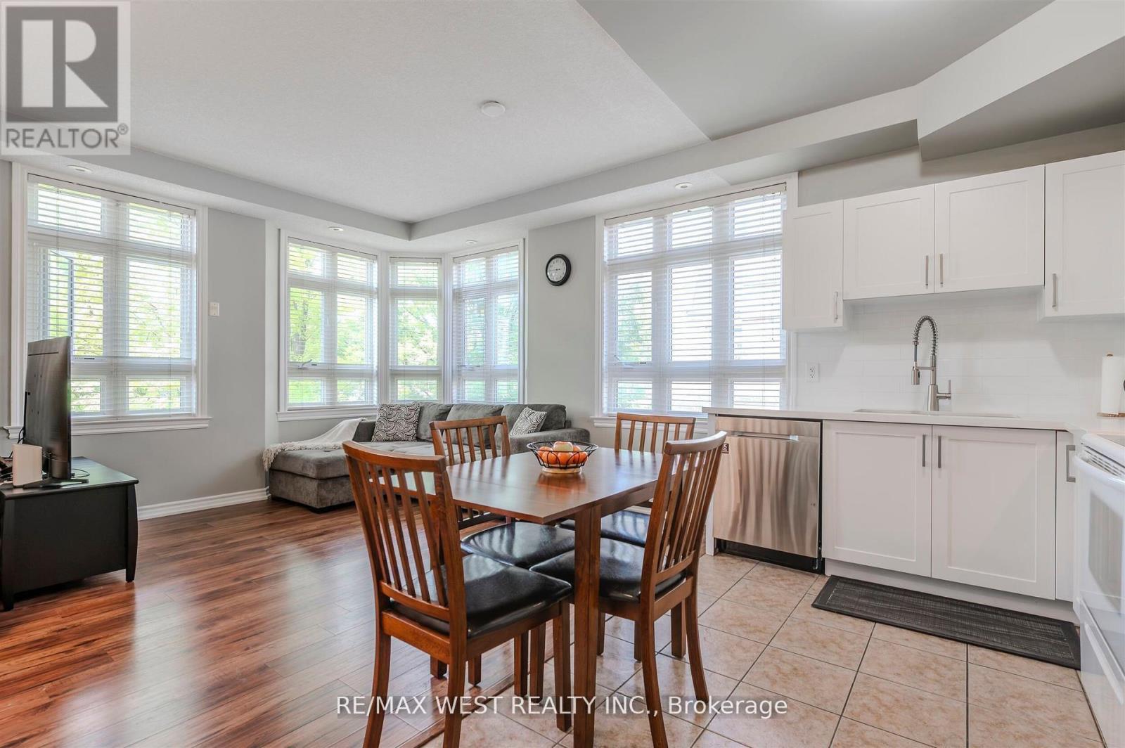 28 - 9 Pine Street, Toronto, Ontario M9N 0A6 - Photo 8 - W12517726