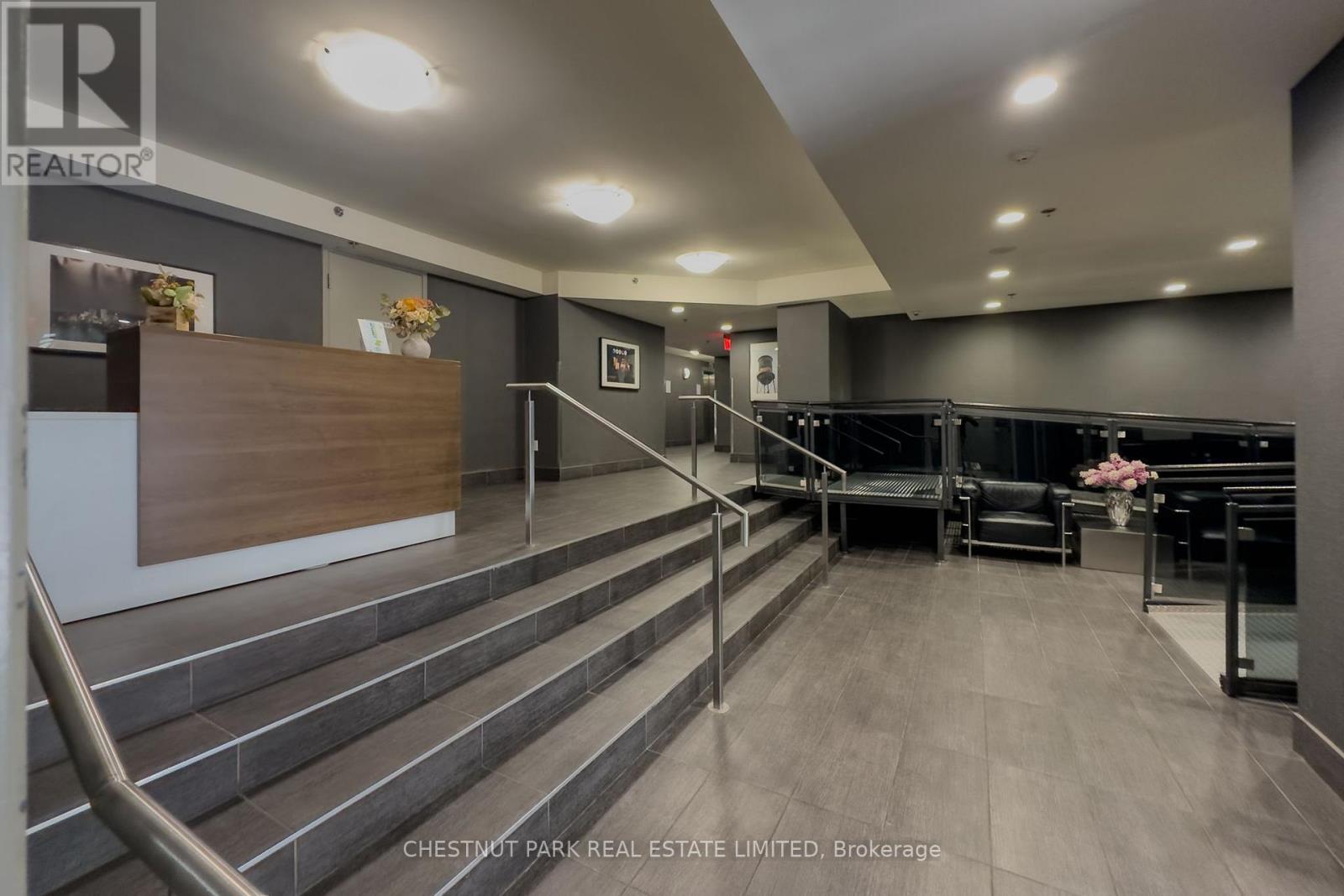 1008 - 816 Lansdowne Avenue, Toronto, Ontario M6H 4K6 - Photo 4 - W12517730