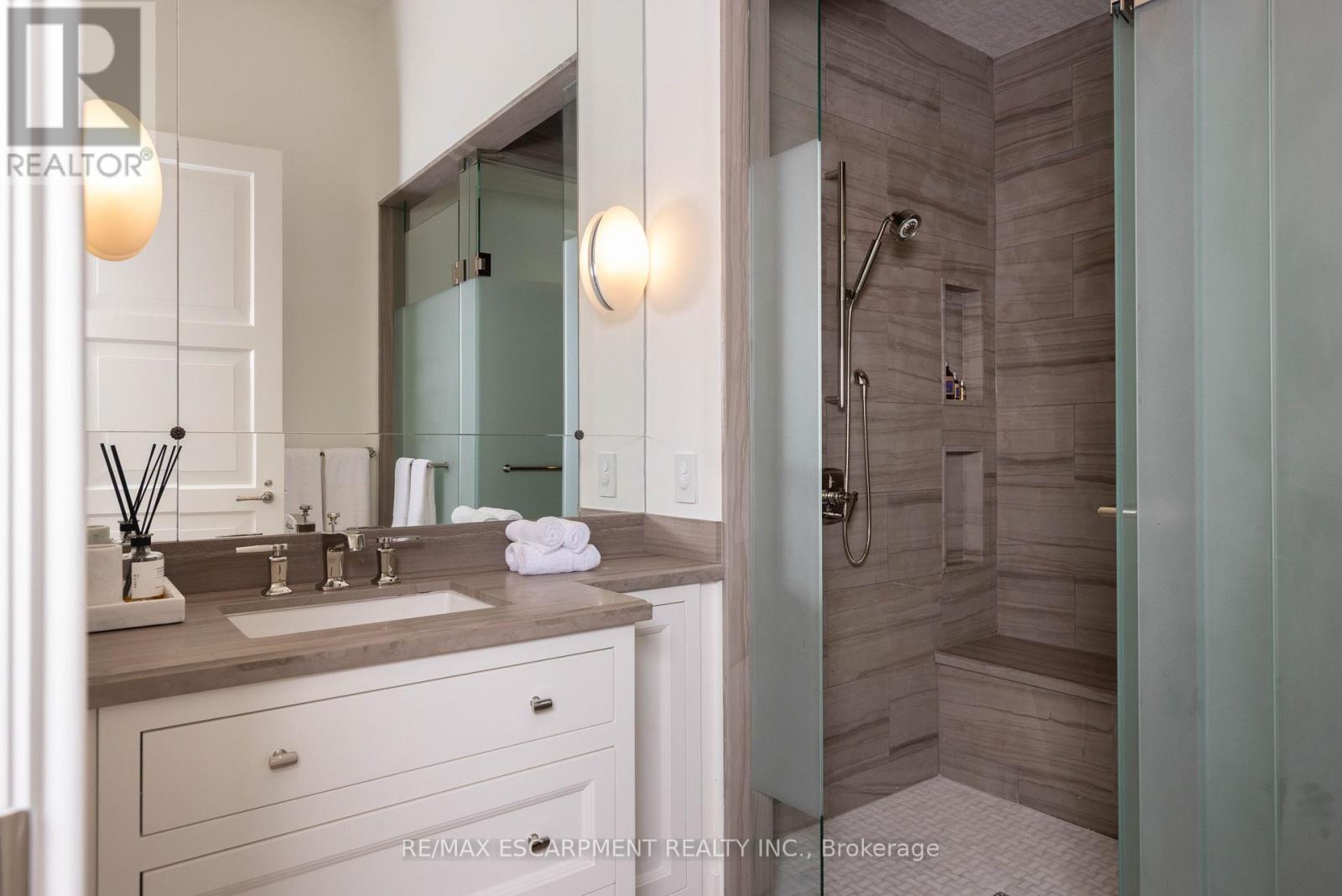 Ph1 - 300 Randall Street, Oakville, Ontario L6J 0G2 - Photo 34 - W12517736