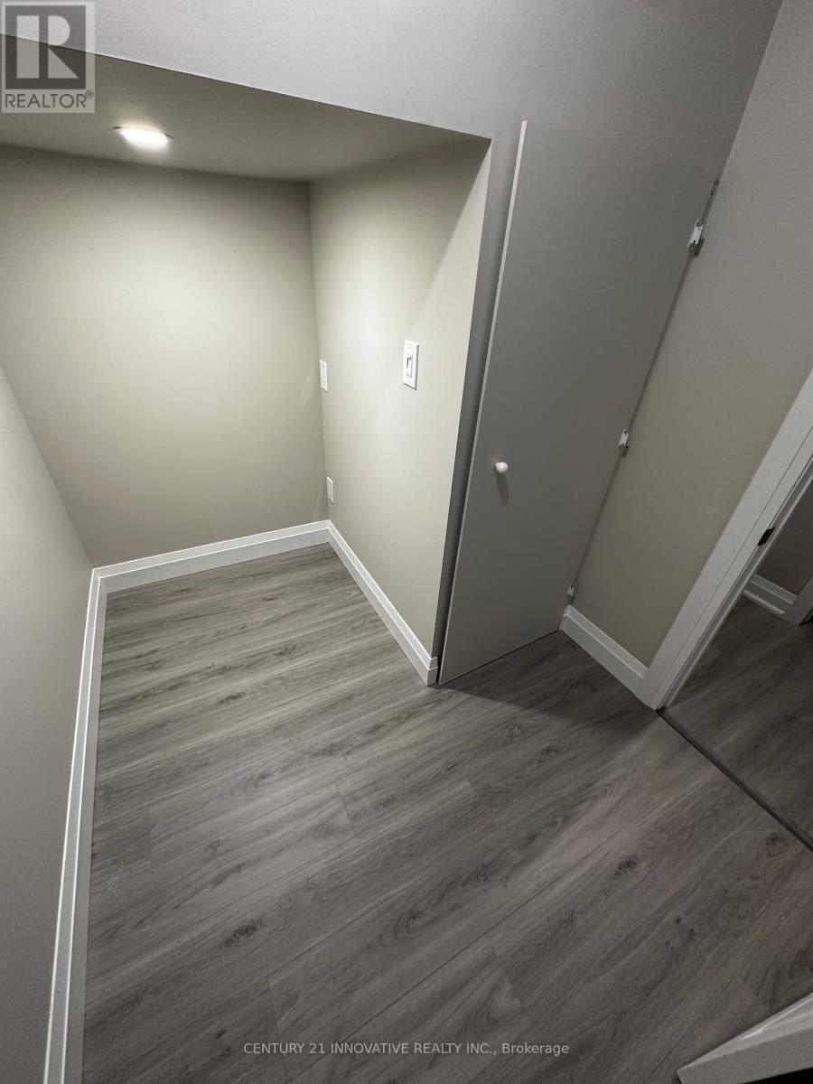 1151 Lindsay Drive, Oakville, Ontario  L6M 3B7 - Photo 8 - W12517740