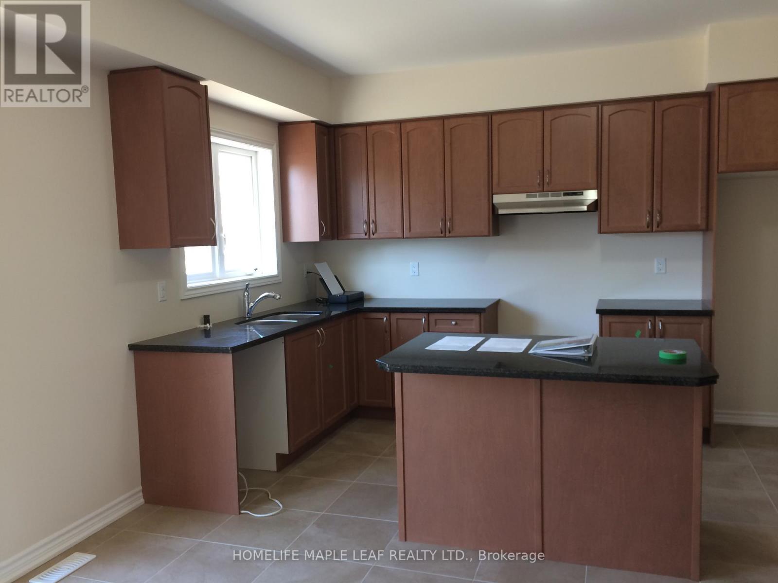 14 Cohoe Street, Brampton, Ontario  L7A 4X8 - Photo 2 - W12517744