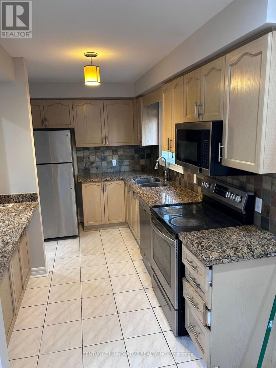 43 Summerdale Crescent, Brampton, Ontario  L6X 4V9 - Photo 5 - W12517772