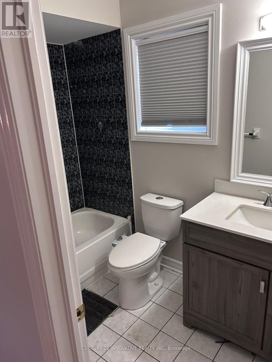 43 Summerdale Crescent, Brampton, Ontario  L6X 4V9 - Photo 6 - W12517772