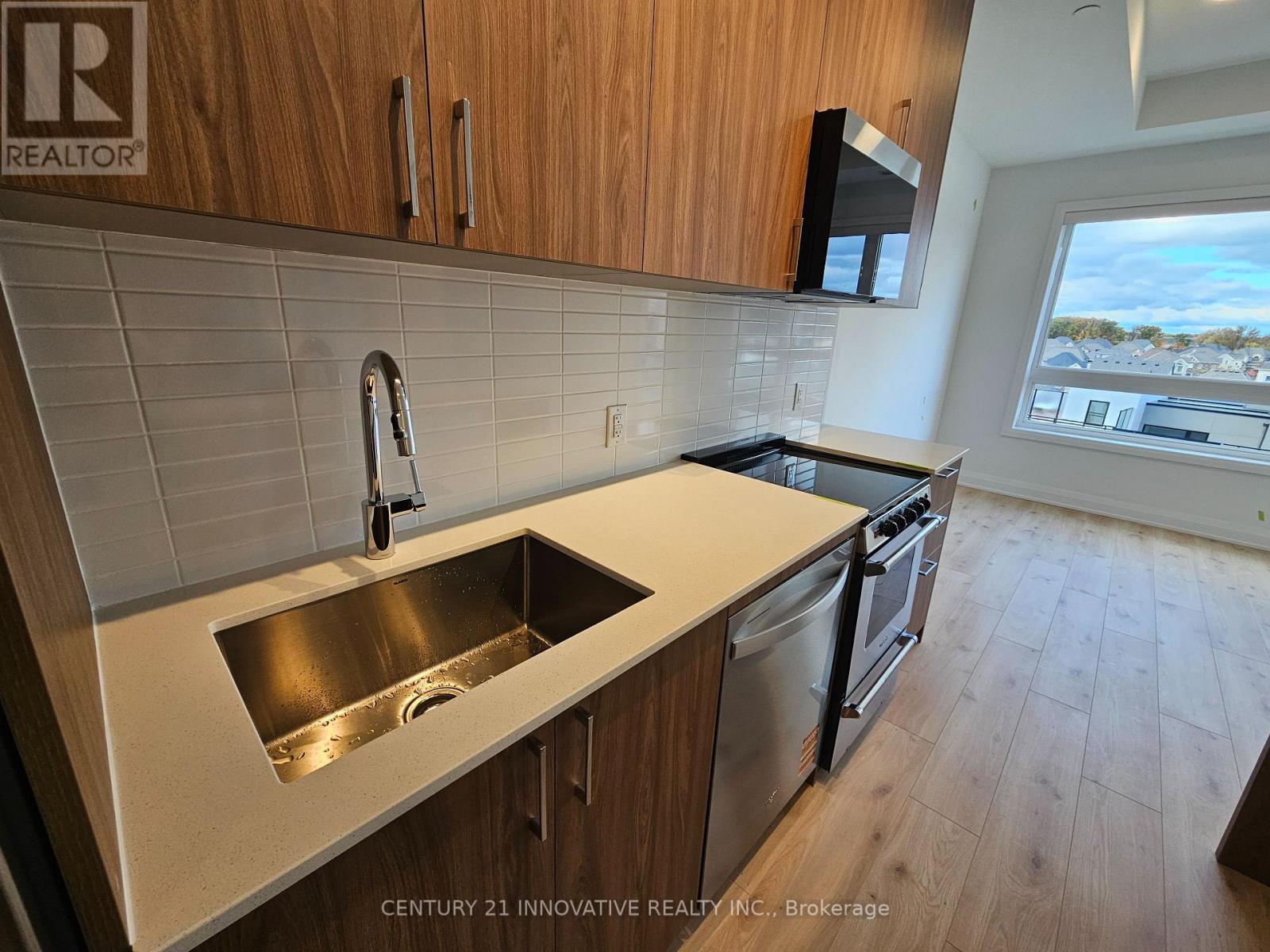 3250 Carding Mill Trail, Oakville, Ontario L6M 1L3 - Photo 10 - W12517790