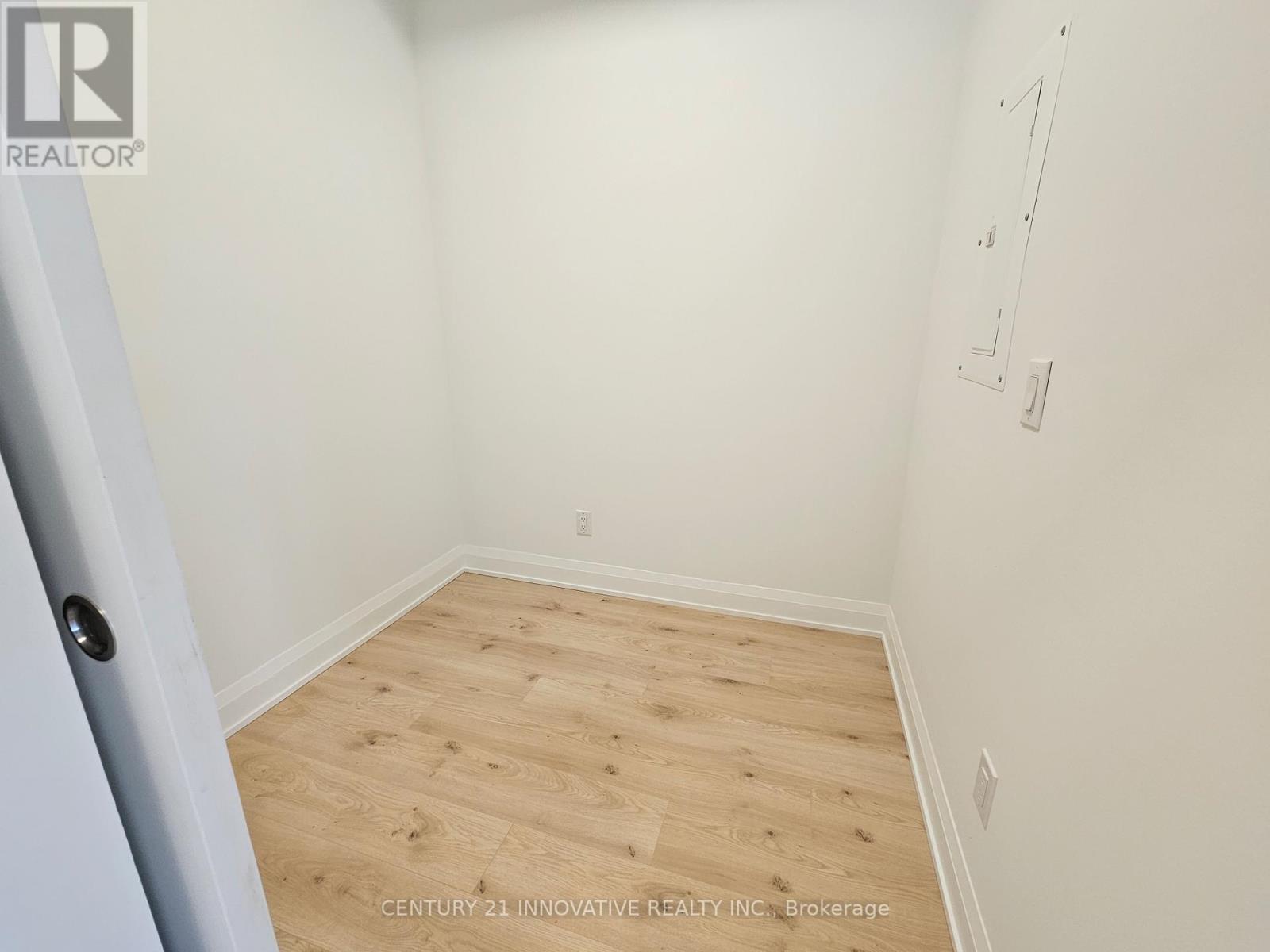 3250 Carding Mill Trail, Oakville, Ontario L6M 1L3 - Photo 22 - W12517790