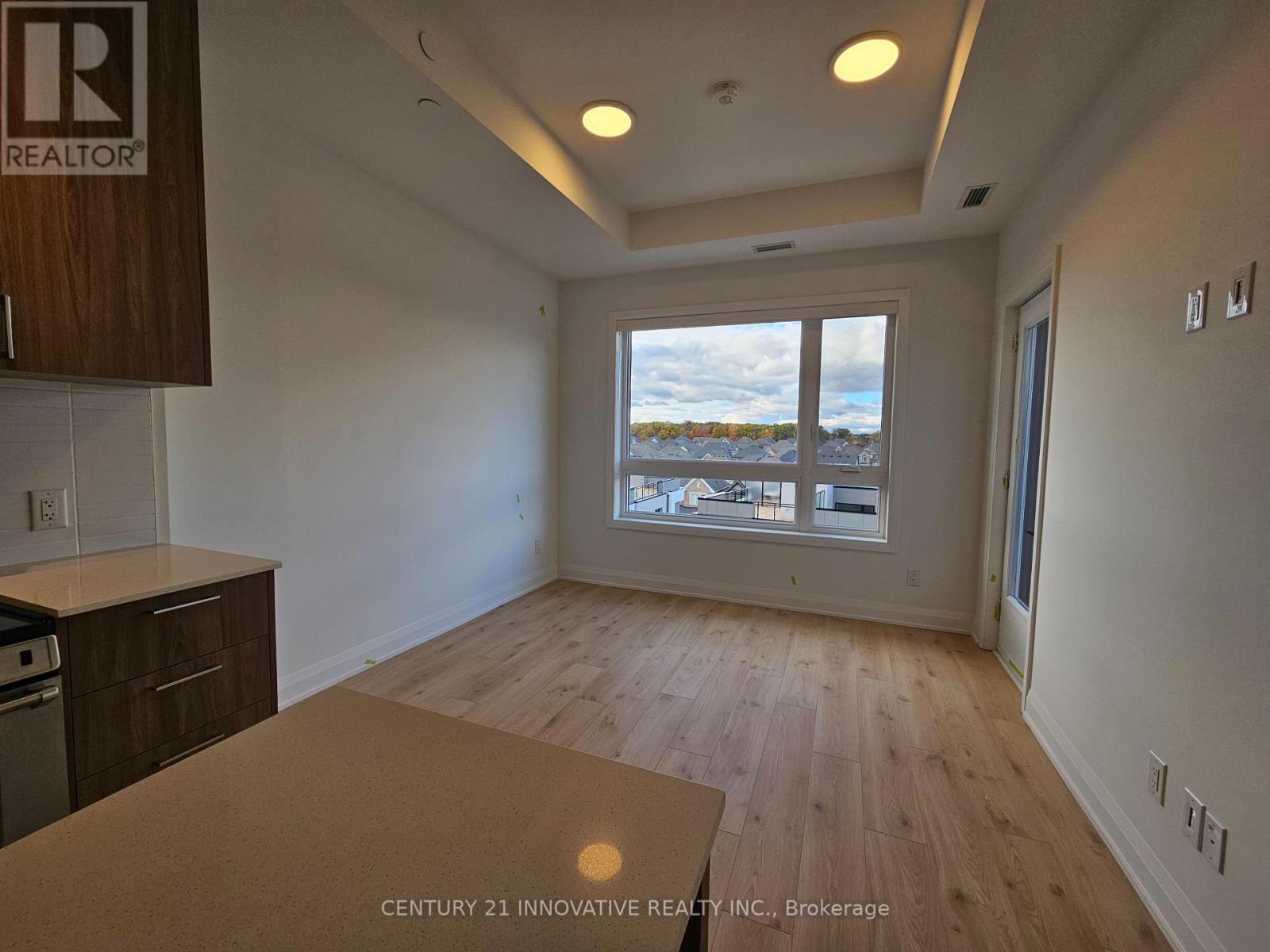 3250 Carding Mill Trail, Oakville, Ontario L6M 1L3 - Photo 6 - W12517790