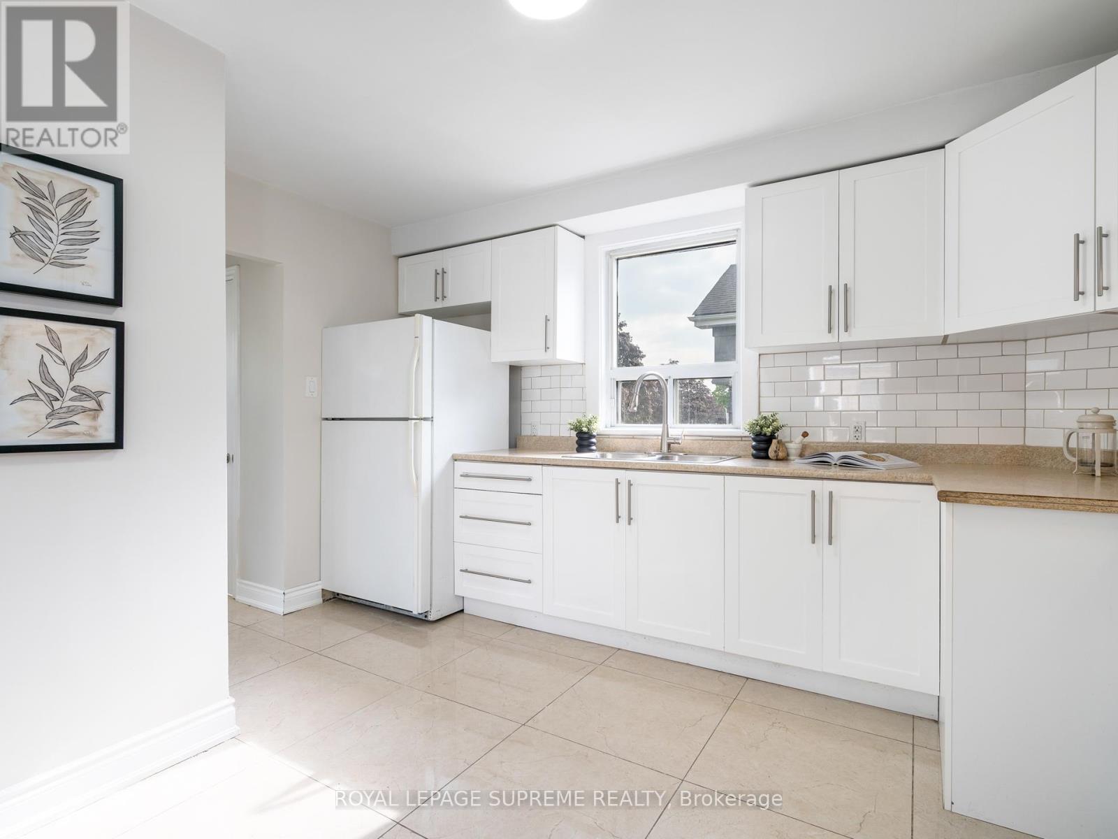 40 Cartwright Avenue, Toronto, Ontario M6A 1T9 - Photo 16 - W12517826