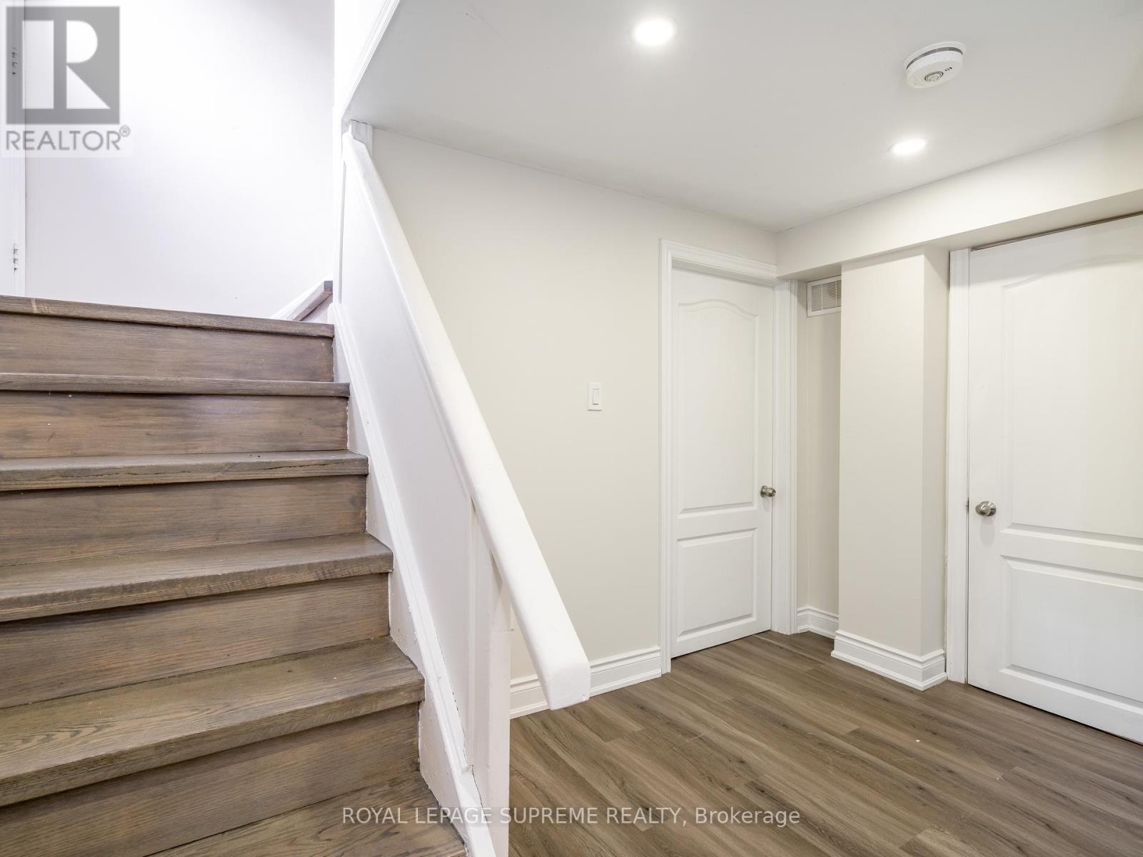 40 Cartwright Avenue, Toronto, Ontario M6A 1T9 - Photo 29 - W12517826