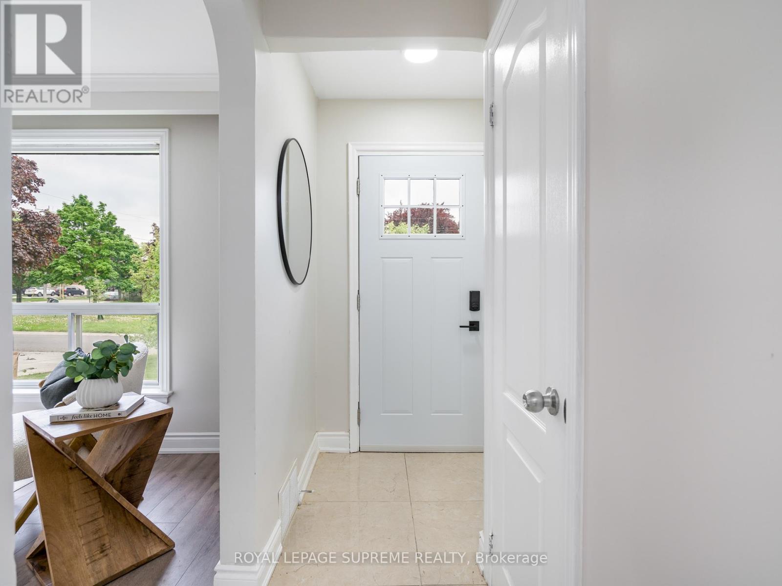 Property at 40 CARTWRIGHT AVENUE image 3