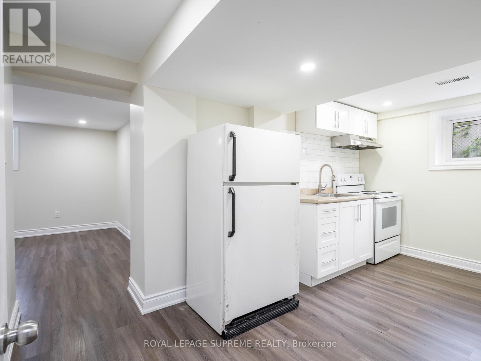 40 Cartwright Avenue, Toronto, Ontario M6A 1T9 - Photo 30 - W12517826