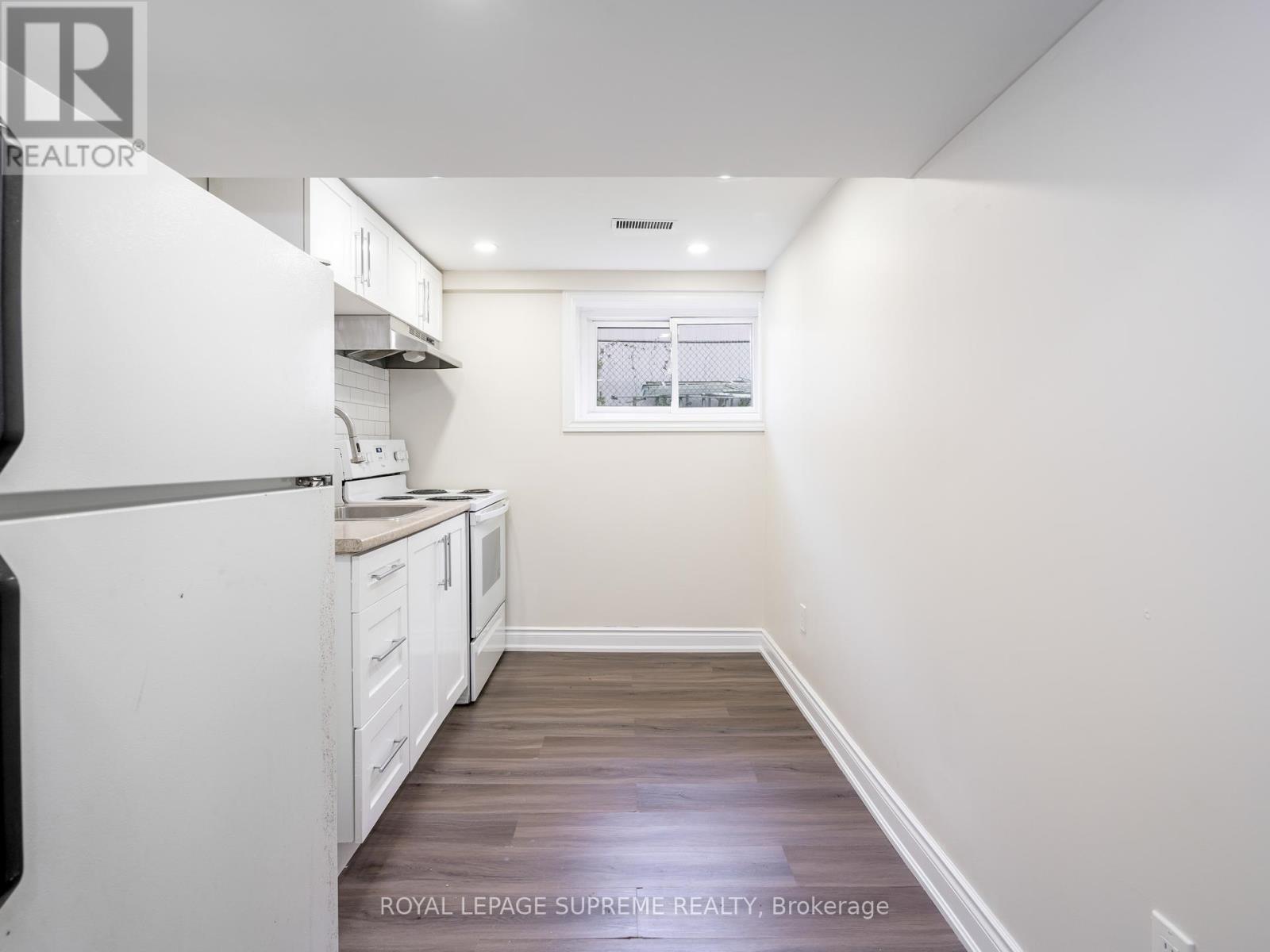 40 Cartwright Avenue, Toronto, Ontario M6A 1T9 - Photo 31 - W12517826