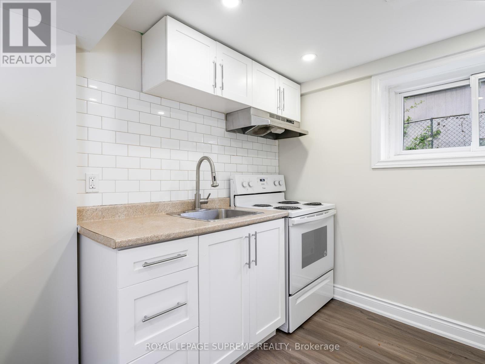 40 Cartwright Avenue, Toronto, Ontario M6A 1T9 - Photo 32 - W12517826