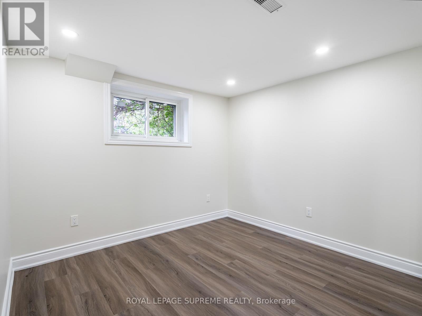 40 Cartwright Avenue, Toronto, Ontario M6A 1T9 - Photo 36 - W12517826