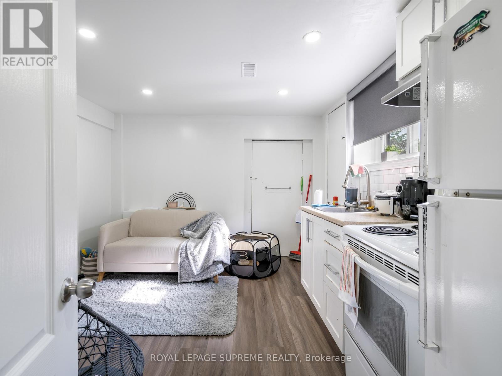 40 Cartwright Avenue, Toronto, Ontario M6A 1T9 - Photo 38 - W12517826