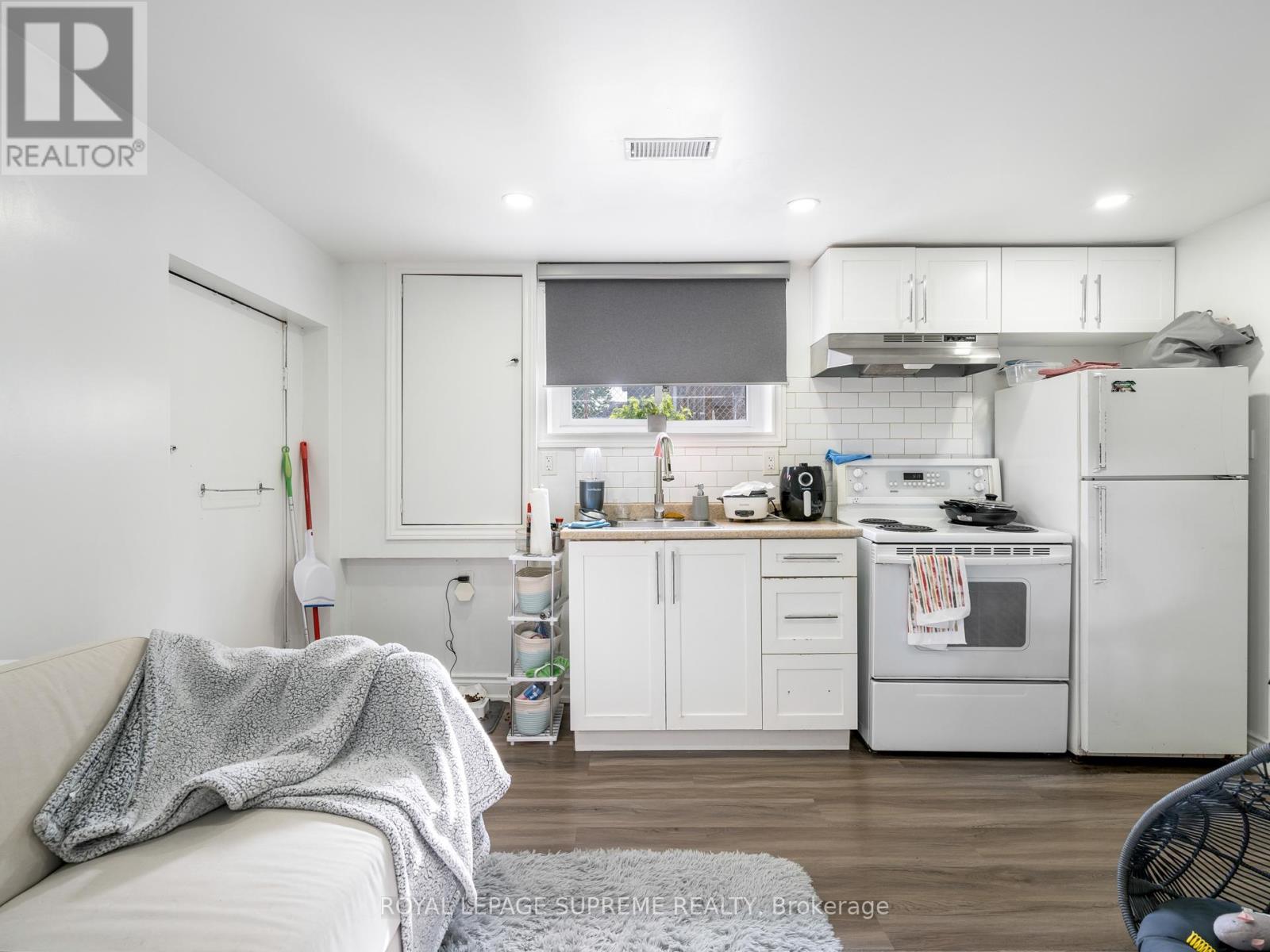 40 Cartwright Avenue, Toronto, Ontario M6A 1T9 - Photo 40 - W12517826