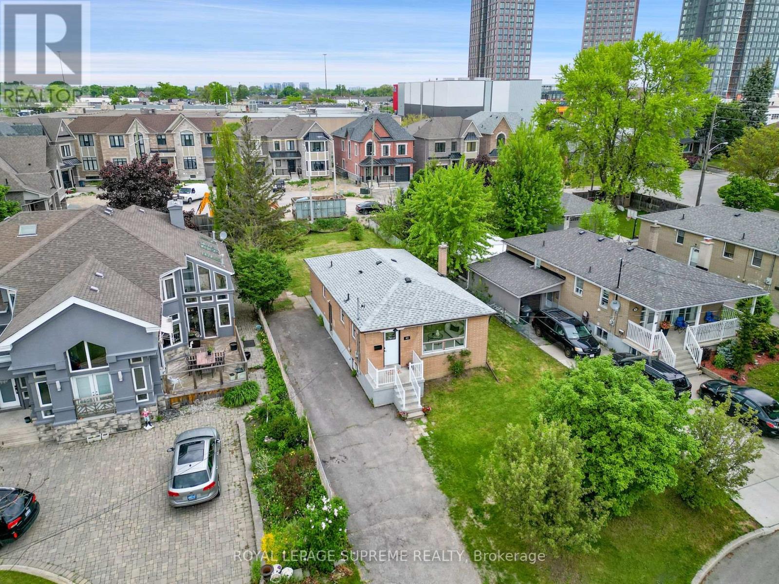 40 Cartwright Avenue, Toronto, Ontario M6A 1T9 - Photo 48 - W12517826