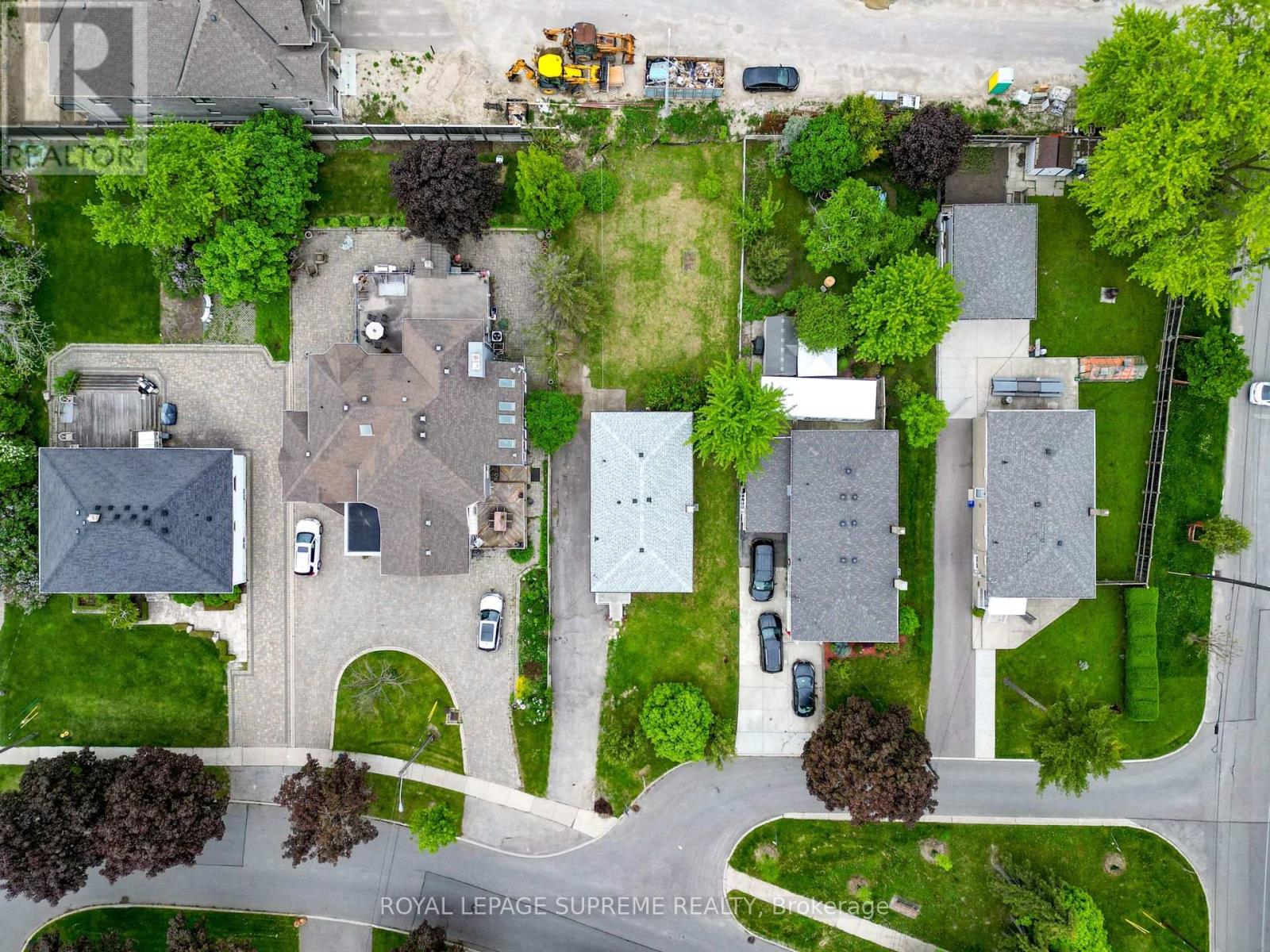 40 Cartwright Avenue, Toronto, Ontario M6A 1T9 - Photo 50 - W12517826