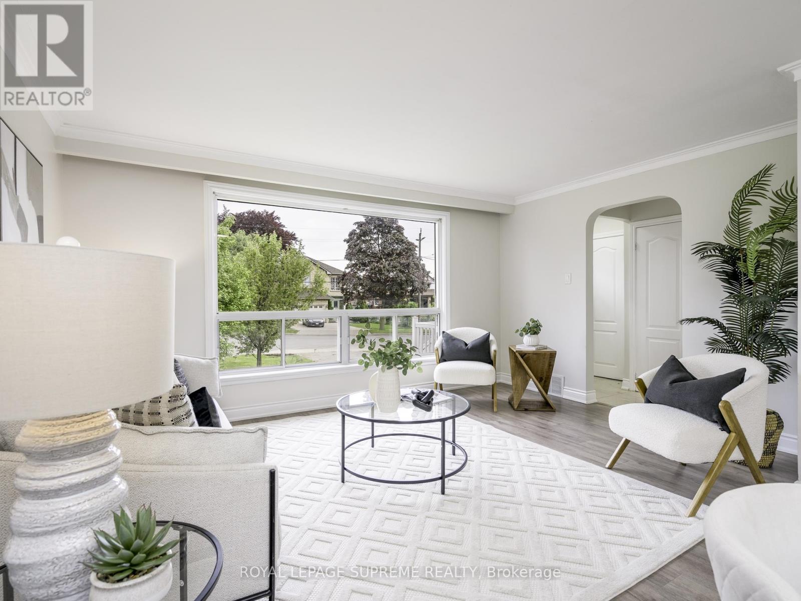 40 Cartwright Avenue, Toronto, Ontario M6A 1T9 - Photo 7 - W12517826