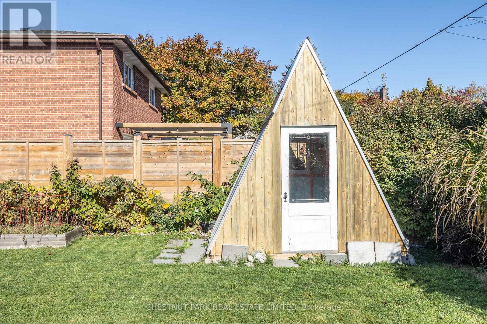 29 Mulholland Avenue W, Toronto, Ontario  M6A 2S1 - Photo 13 - W12517832