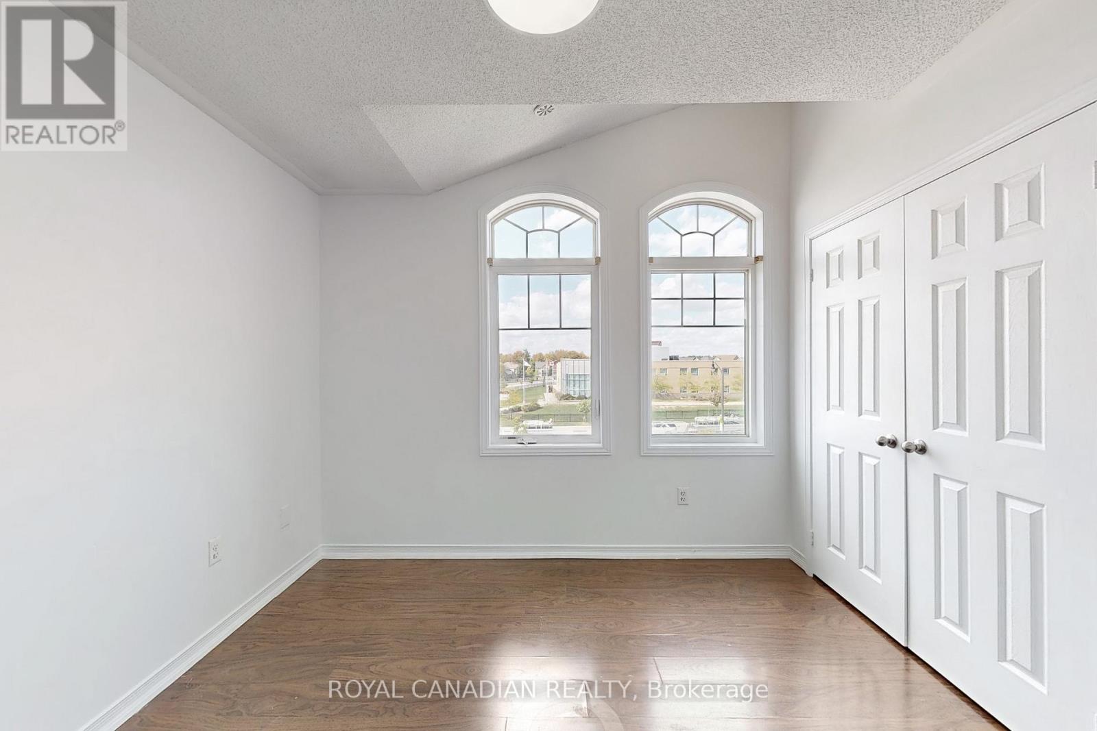 54 Chesterwood Crescent, Brampton, Ontario L6Y 0Z4 - Photo 26 - W12517874