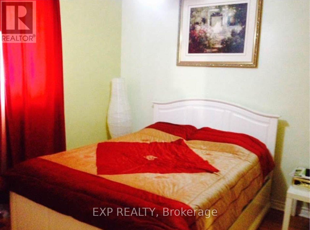 Upper Unit - 60 Seacliff Boulevard, Toronto, Ontario M9L 2G4 - Photo 4 - W12517888