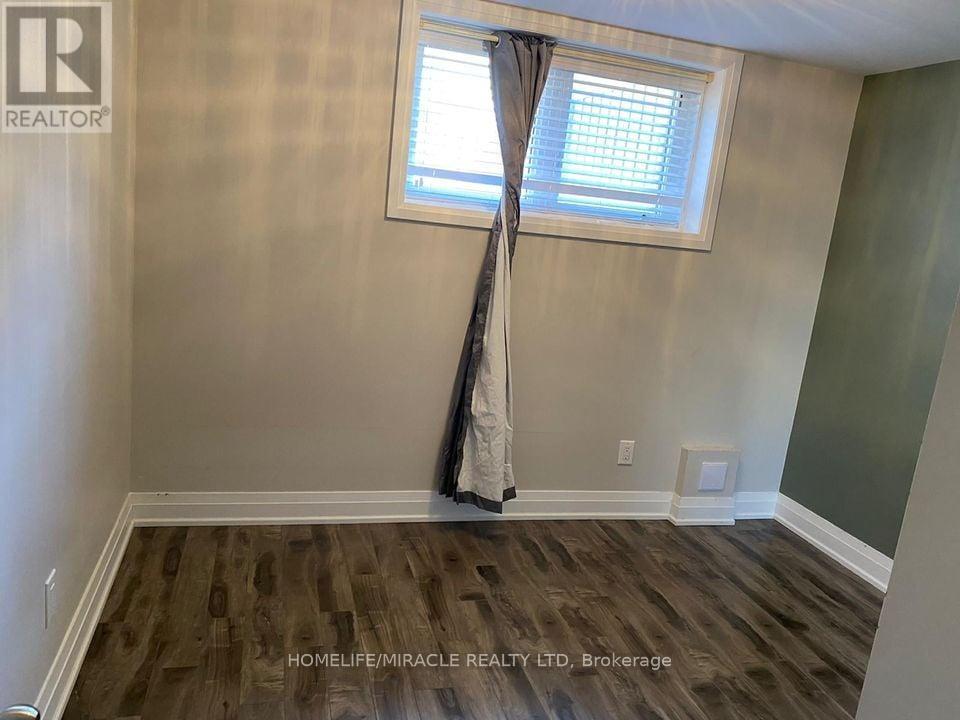 Lower - 70 Quillberry Close, Brampton, Ontario  L7A 4N8 - Photo 7 - W12517918