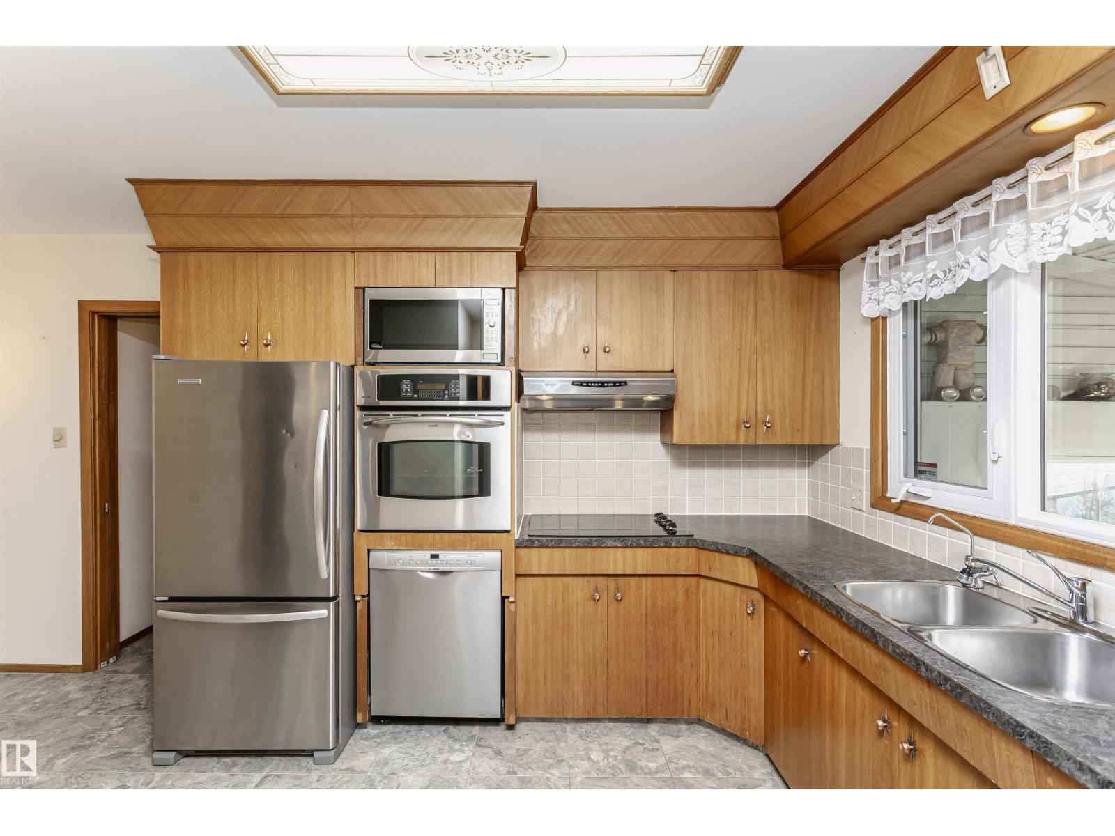 7015 139 Av Nw, Edmonton, Alberta  T5C 2M3 - Photo 11 - E4464930