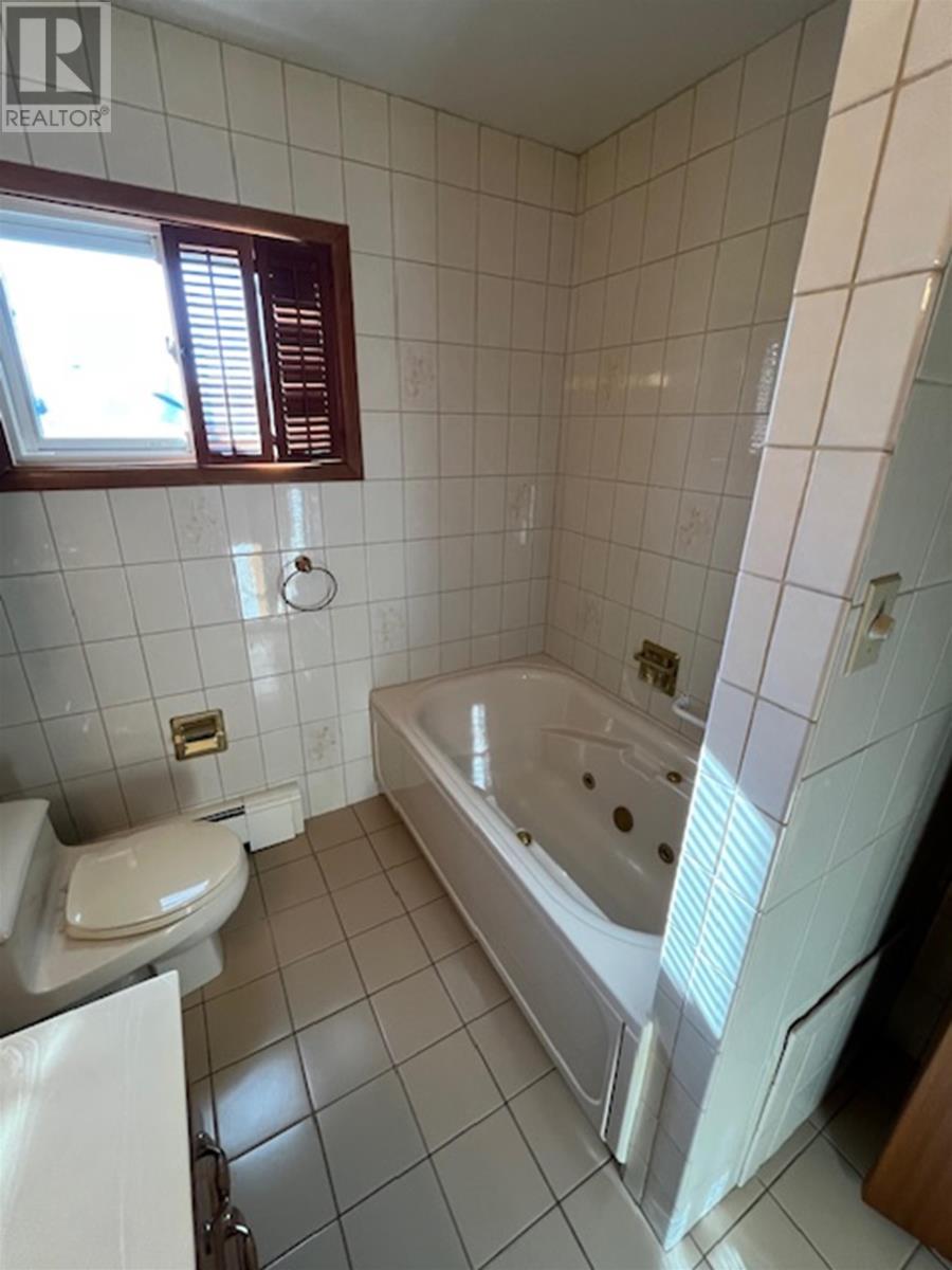 2724 Park Row, Thunder Bay, Ontario P7C 1N5 - Photo 20 - TB253349