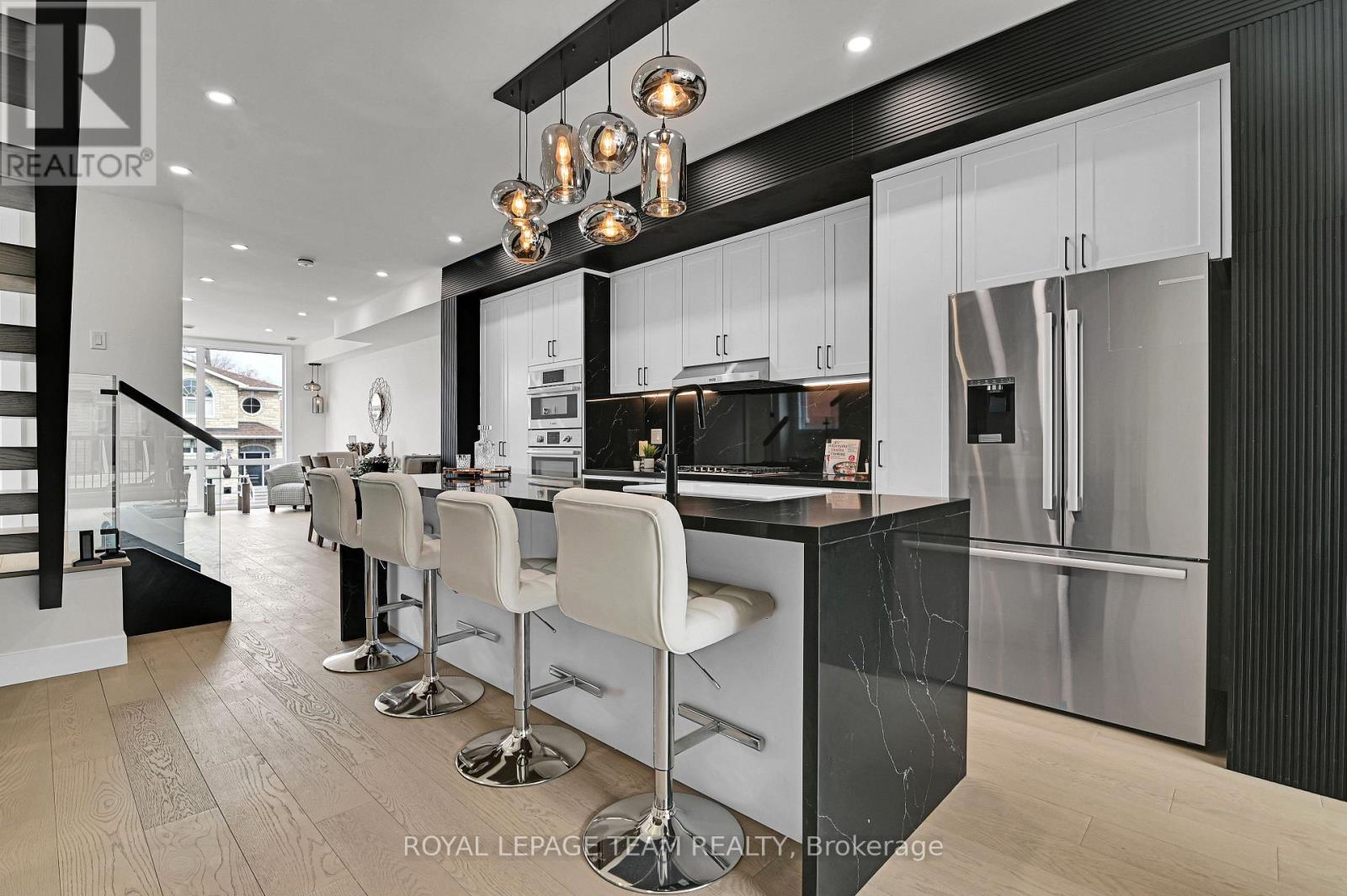 826 Alpine Avenue, Ottawa, Ontario  K2B 5R6 - Photo 14 - X12517970