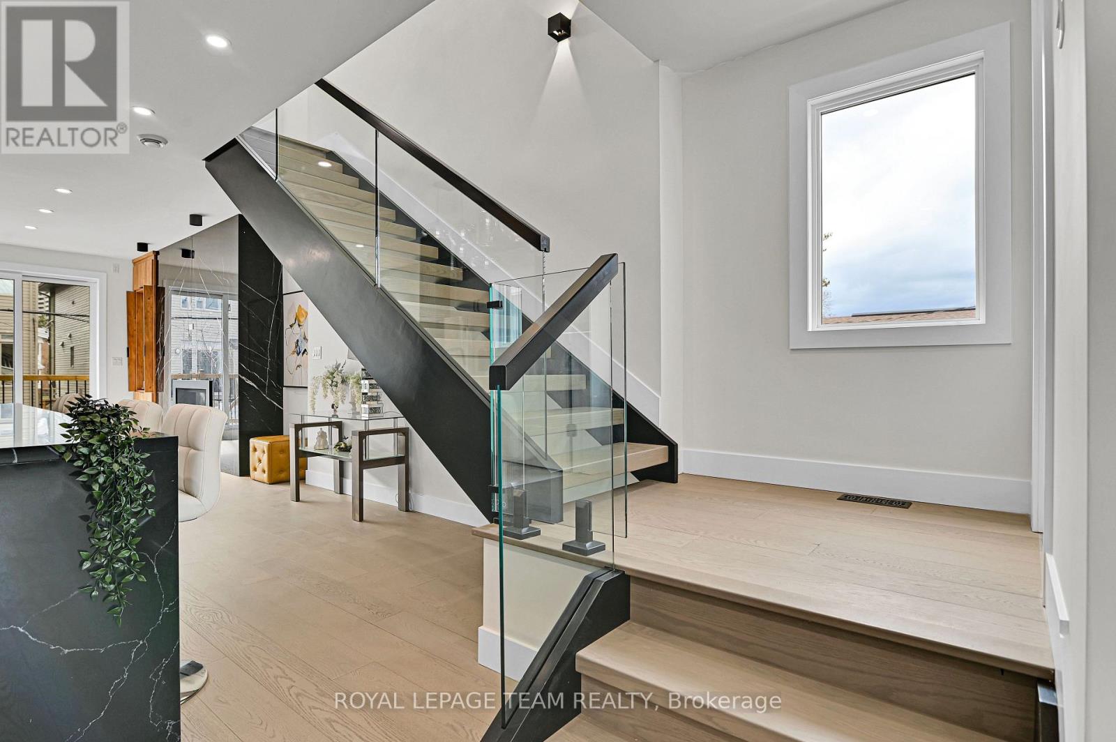 826 Alpine Avenue, Ottawa, Ontario  K2B 5R6 - Photo 22 - X12517970