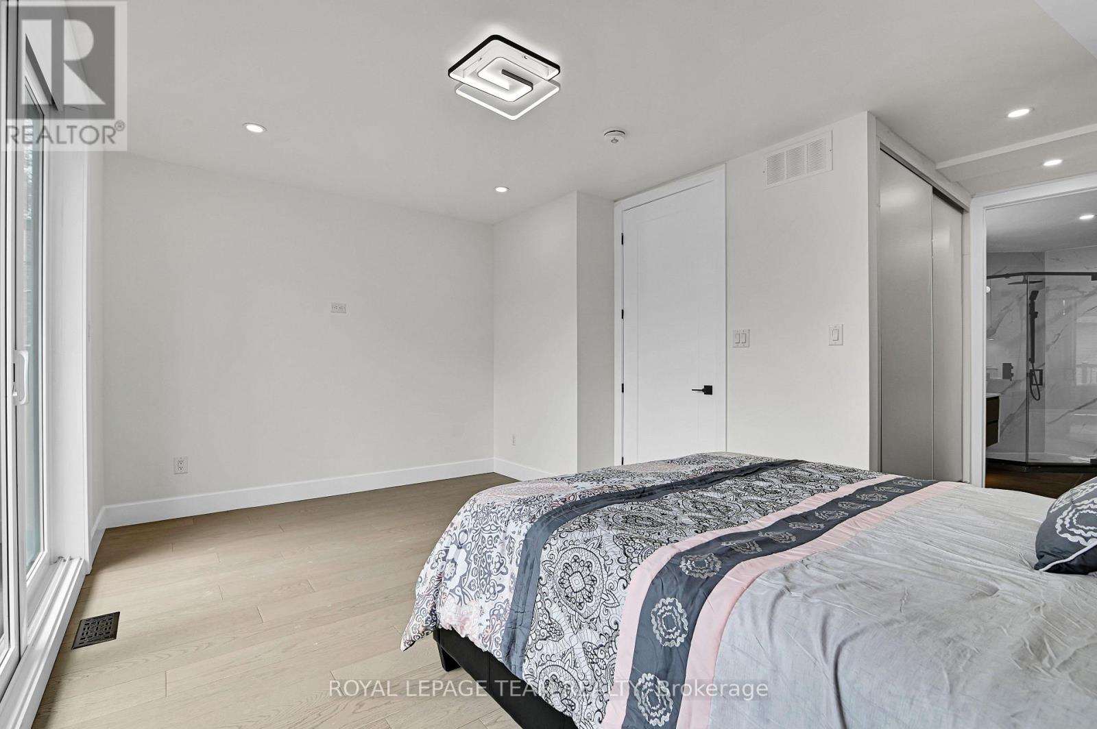 826 Alpine Avenue, Ottawa, Ontario  K2B 5R6 - Photo 27 - X12517970