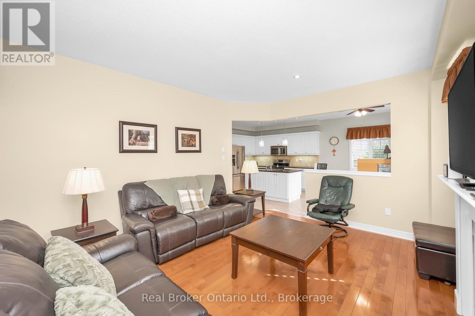 2054 Bloomfield Drive, Oakville, Ontario L6M 3W3 - Photo 20 - W12518032