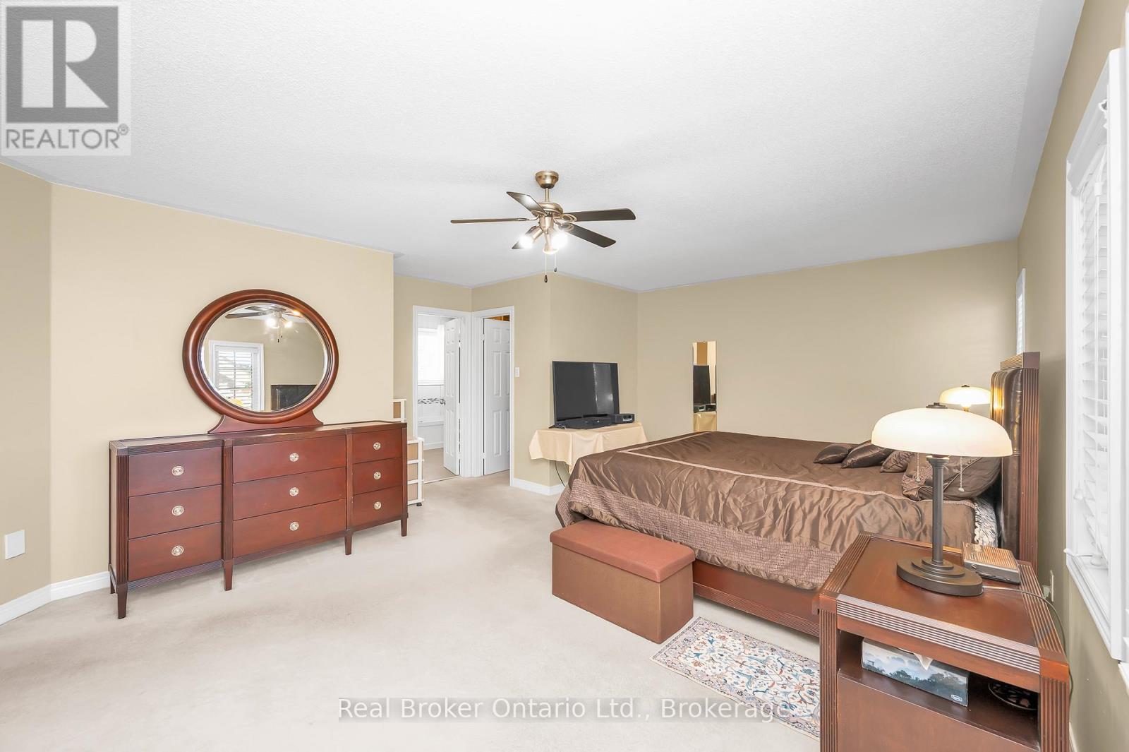 2054 Bloomfield Drive, Oakville, Ontario L6M 3W3 - Photo 23 - W12518032